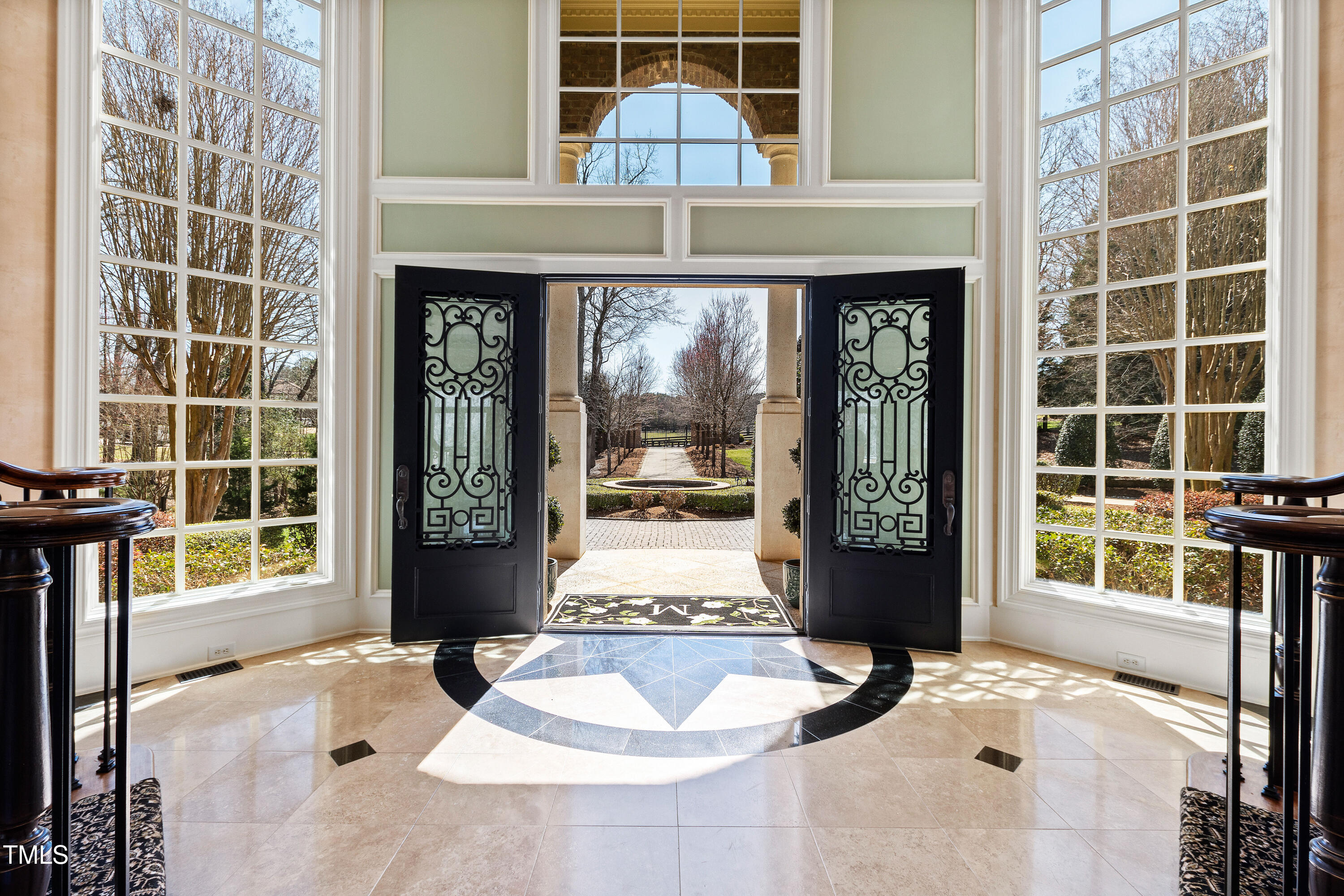 2421 Acanthus Drive