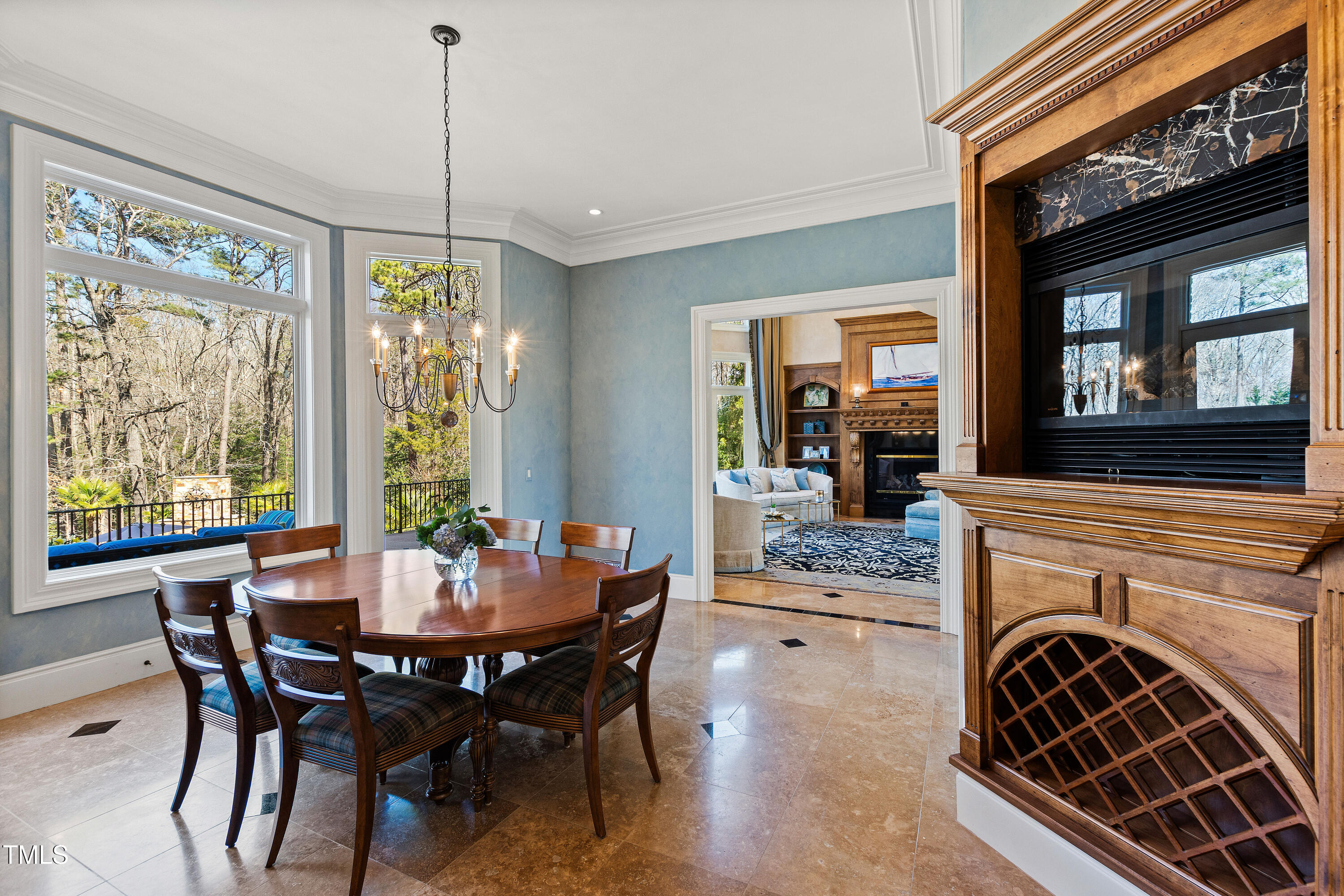 2421 Acanthus Drive