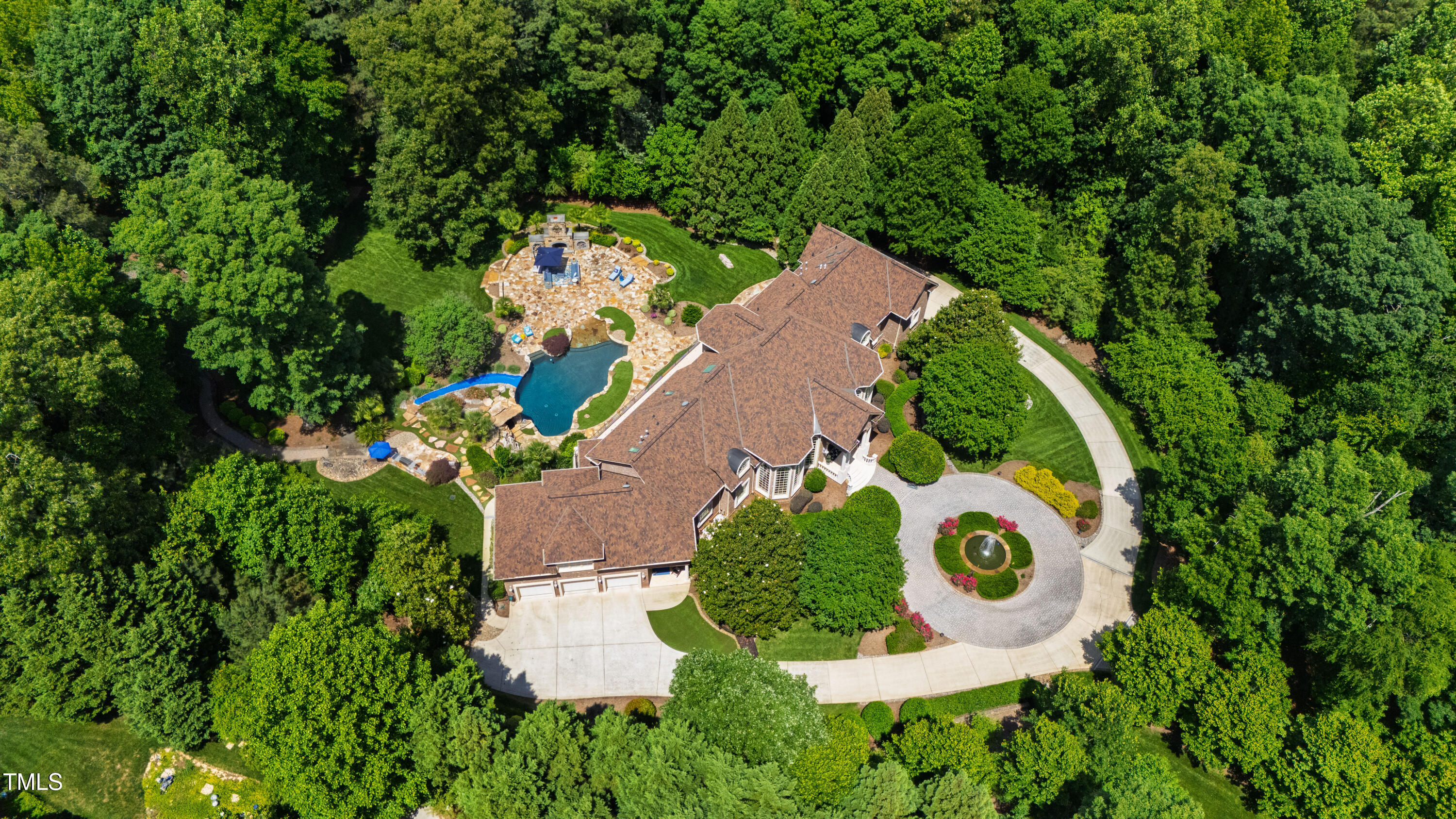 2421 Acanthus Drive