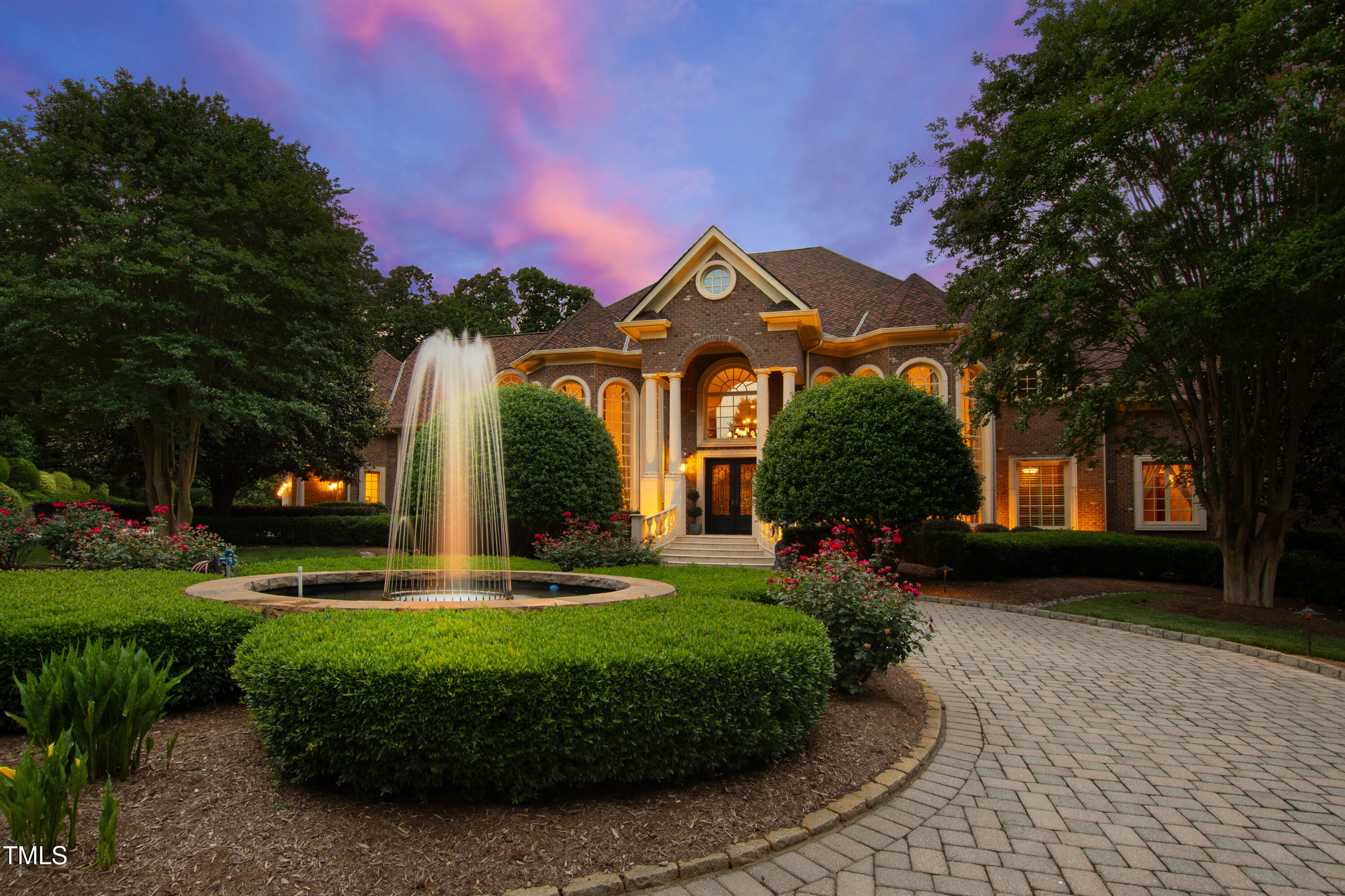 2421 Acanthus Drive