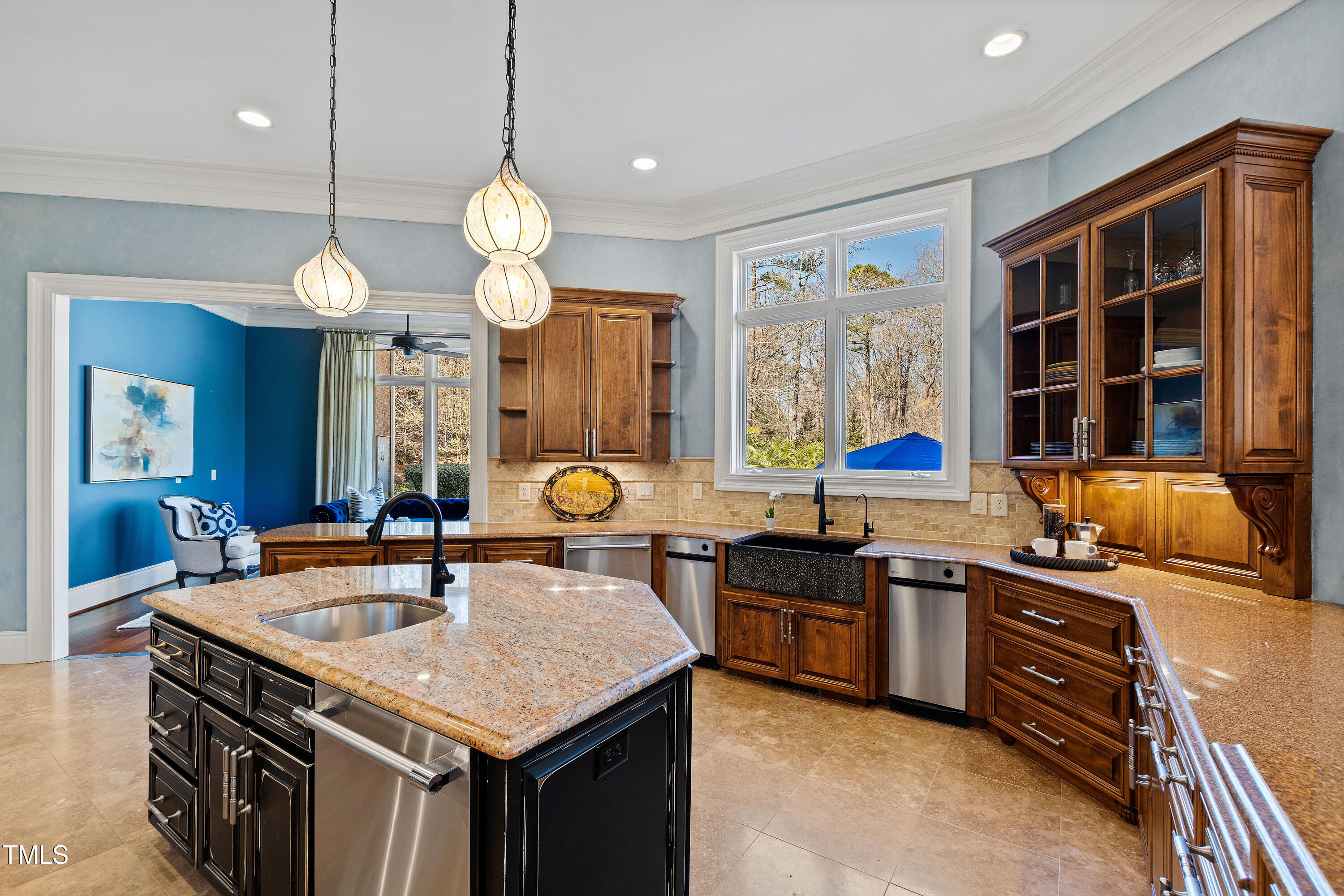 2421 Acanthus Drive