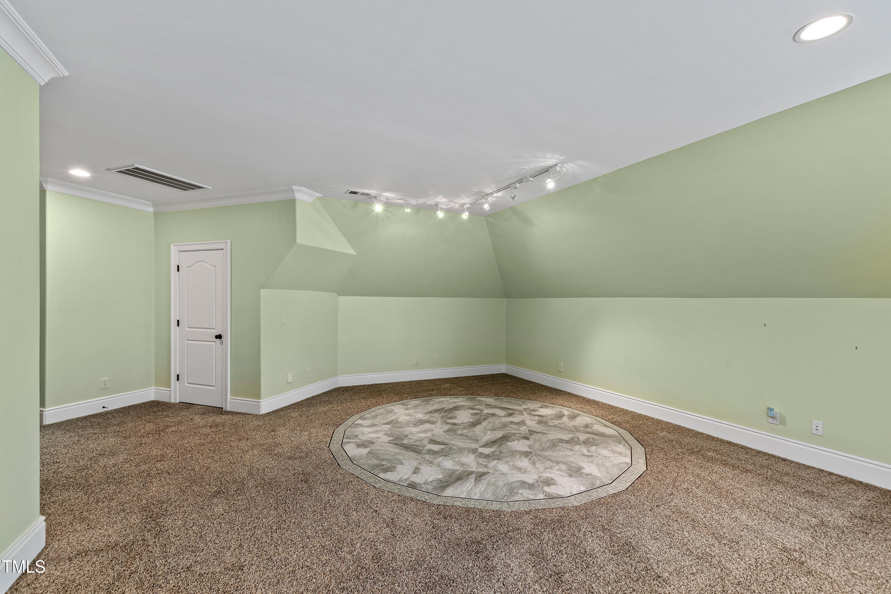 2421 Acanthus Drive