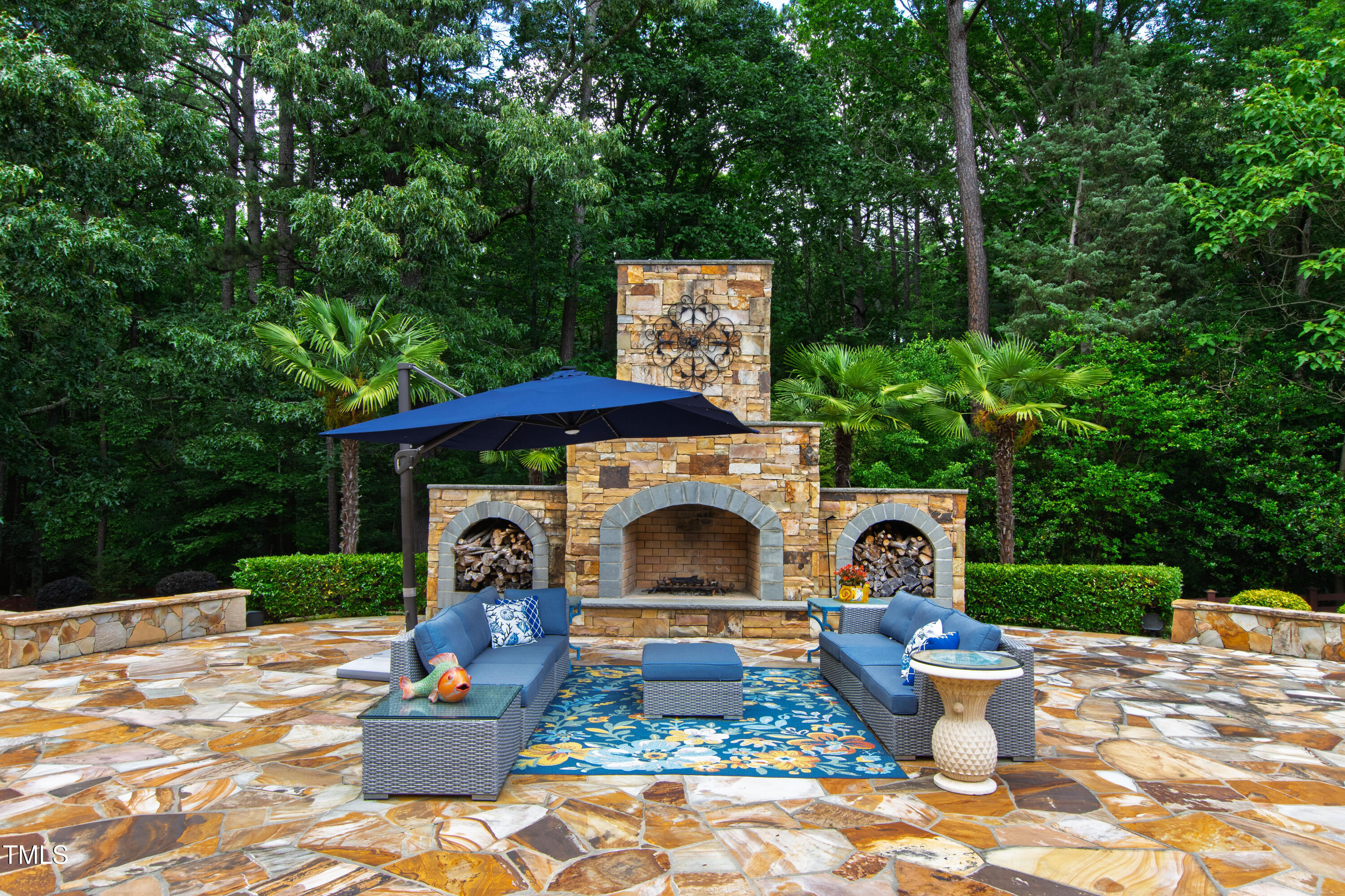 2421 Acanthus Drive