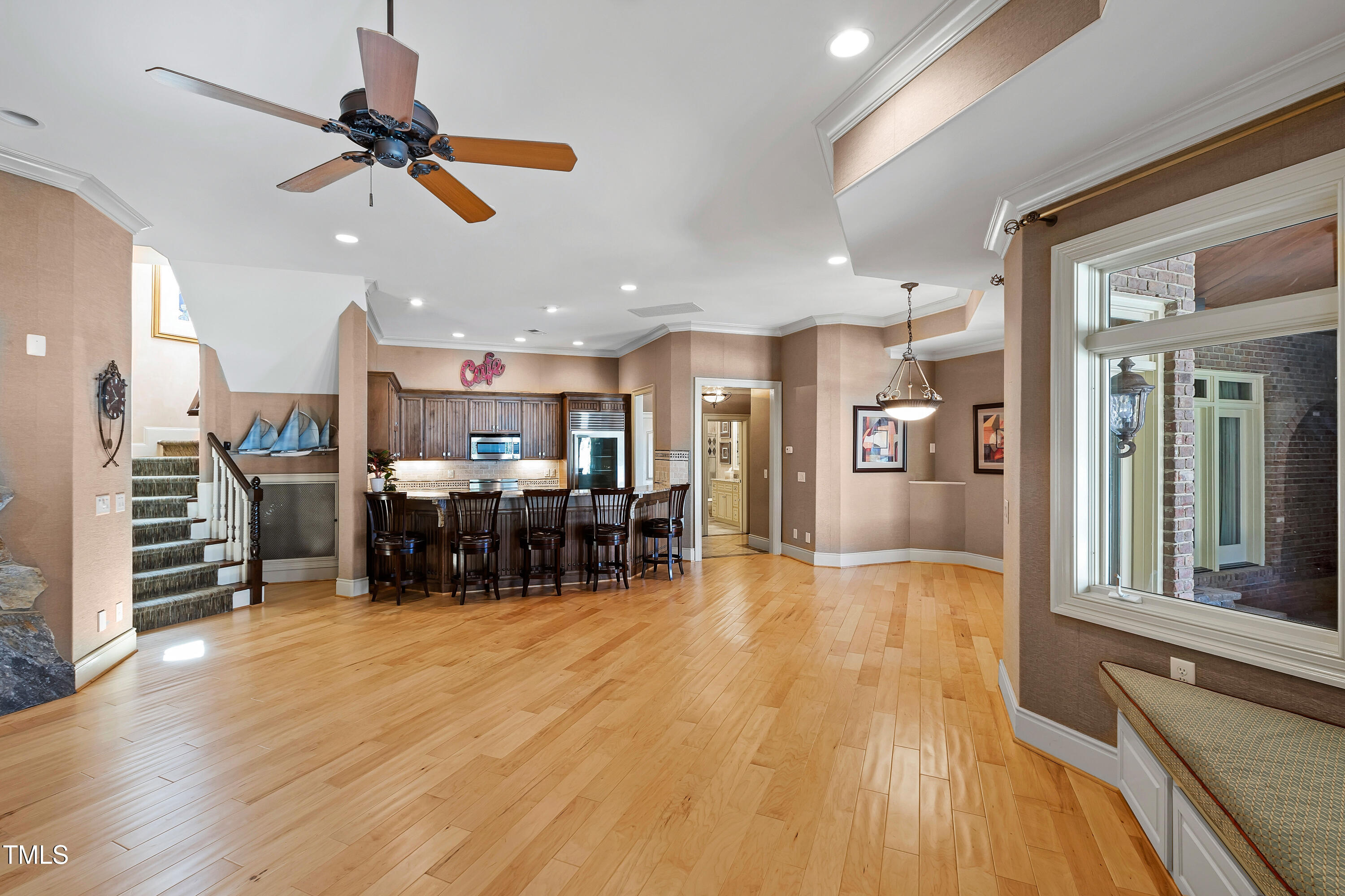 2421 Acanthus Drive
