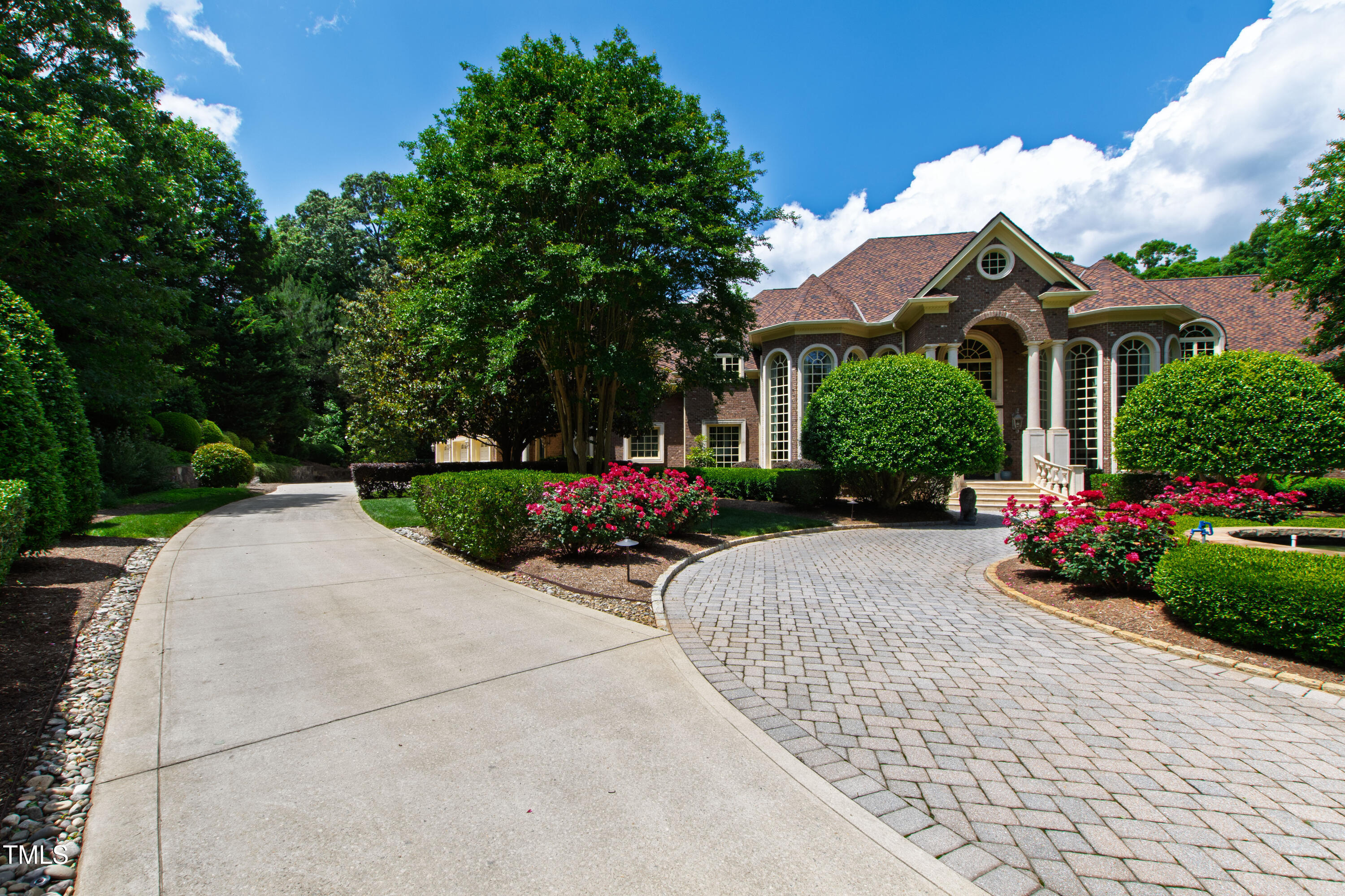 2421 Acanthus Drive