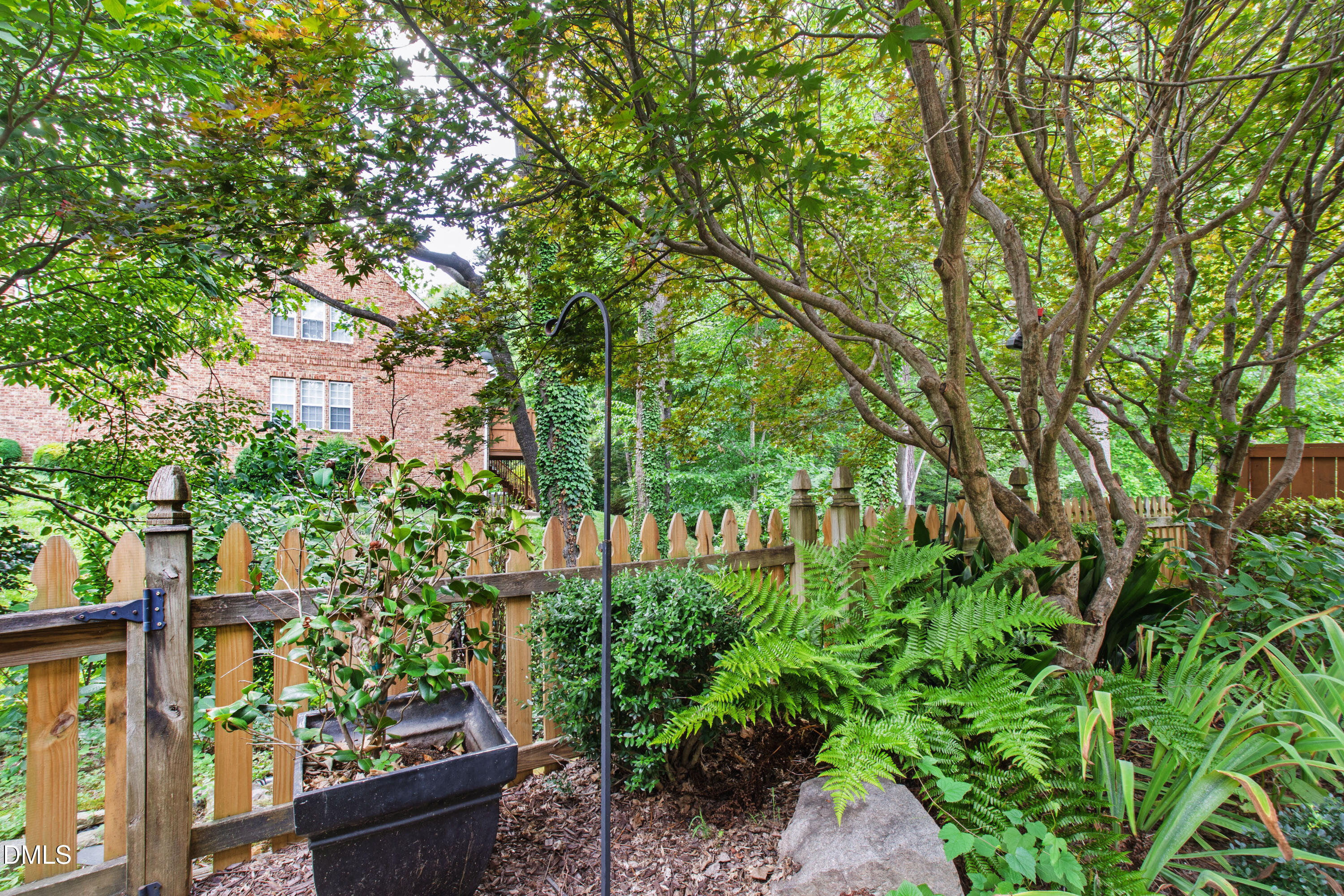 2603 Glen Eden Drive