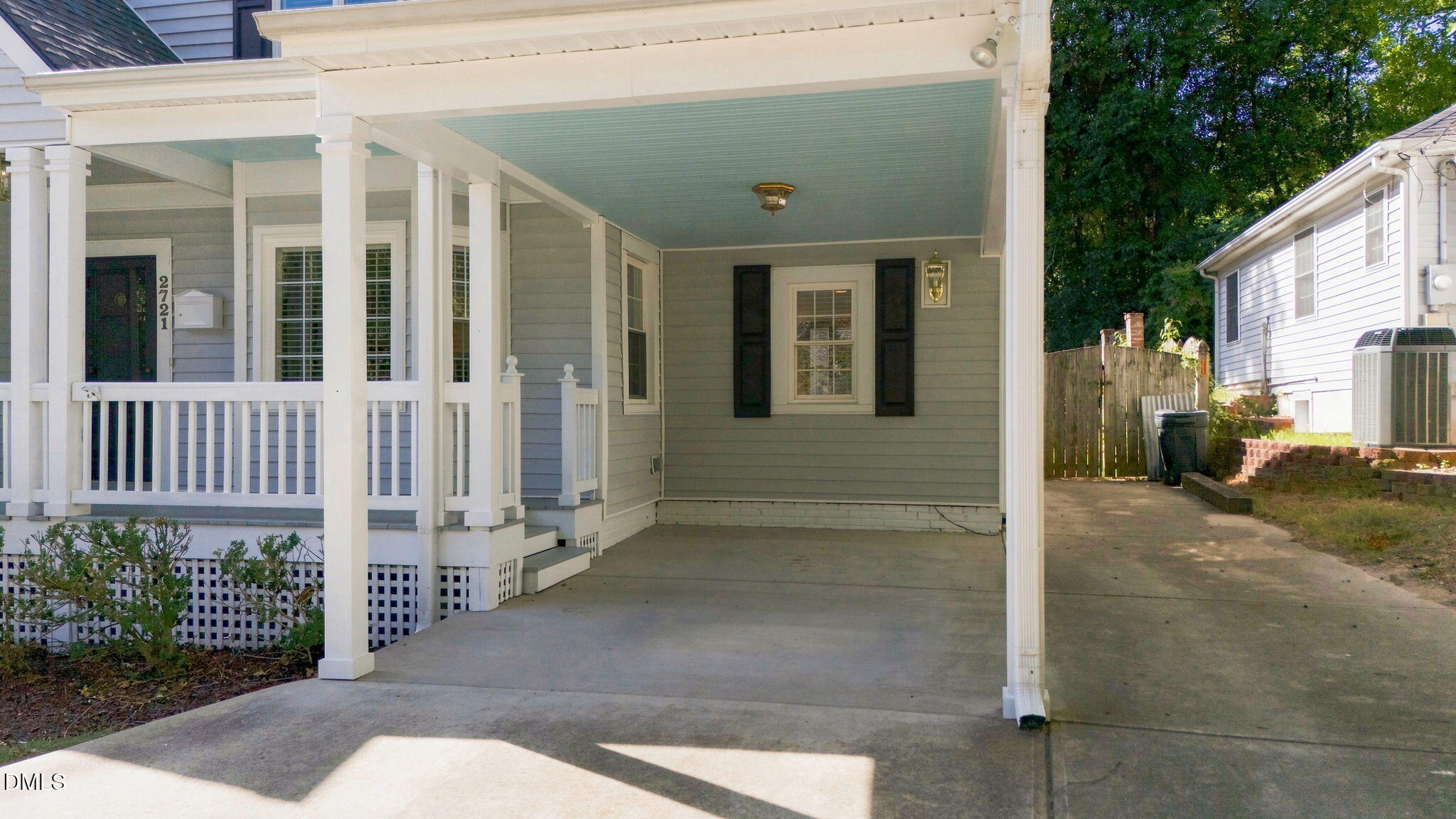 2721 Van Dyke Avenue