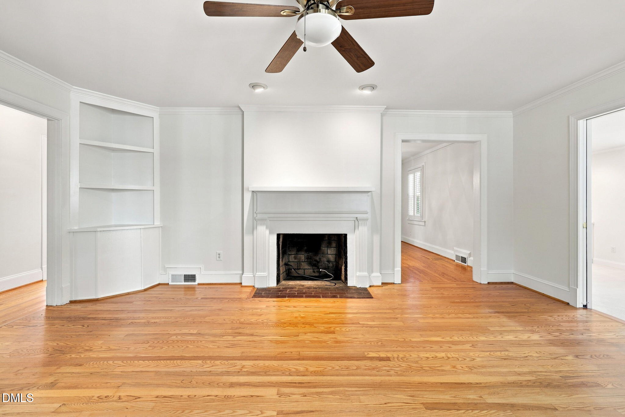 2721 Van Dyke Avenue