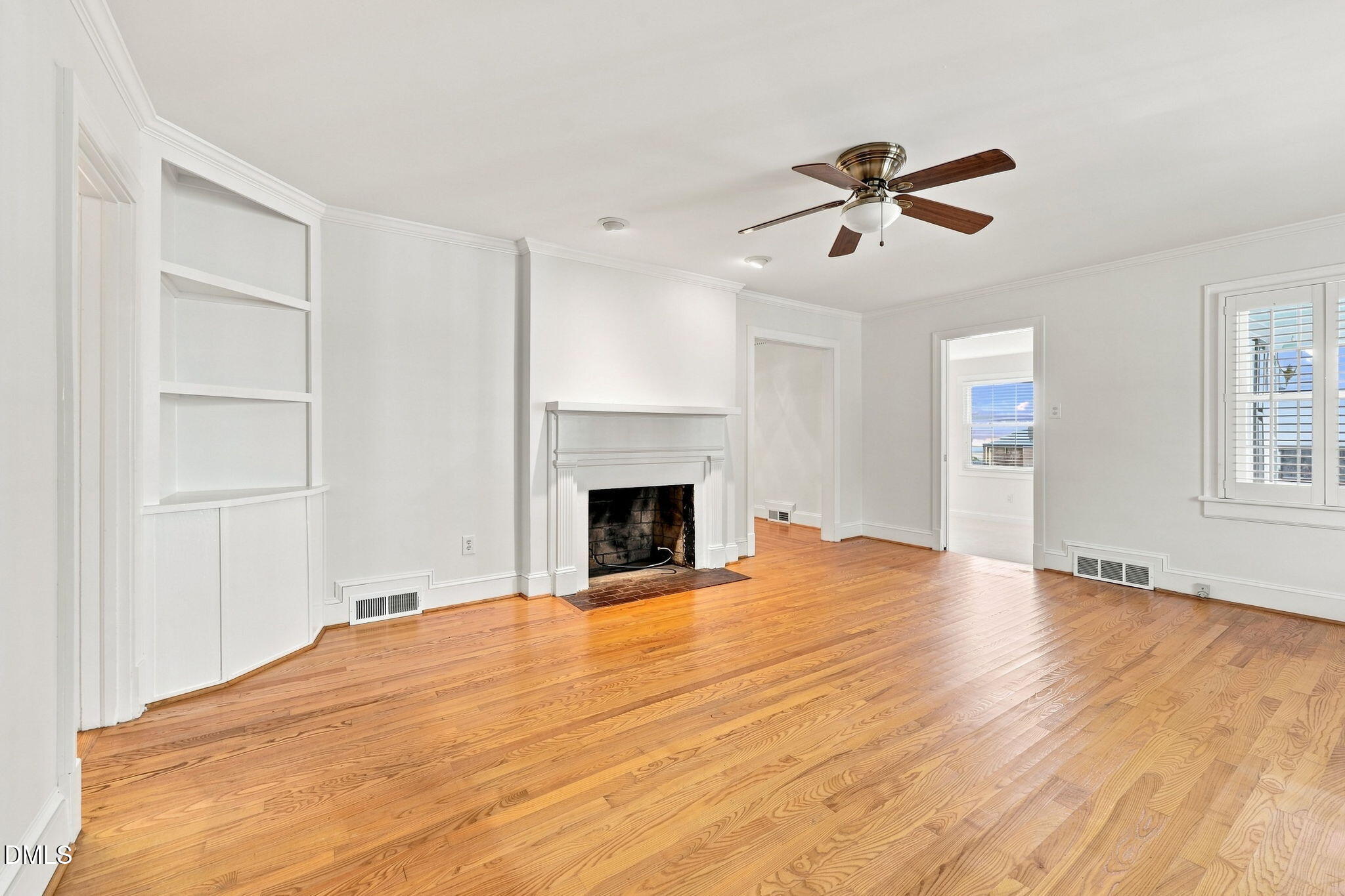 2721 Van Dyke Avenue
