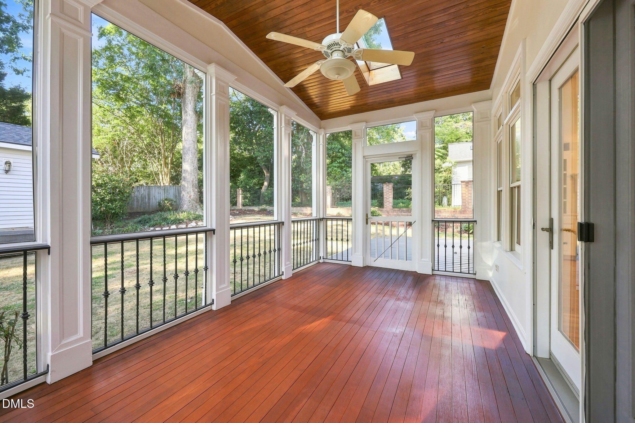 2721 Van Dyke Avenue