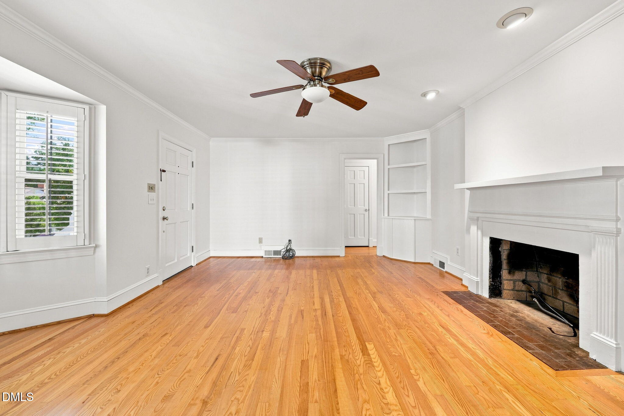 2721 Van Dyke Avenue
