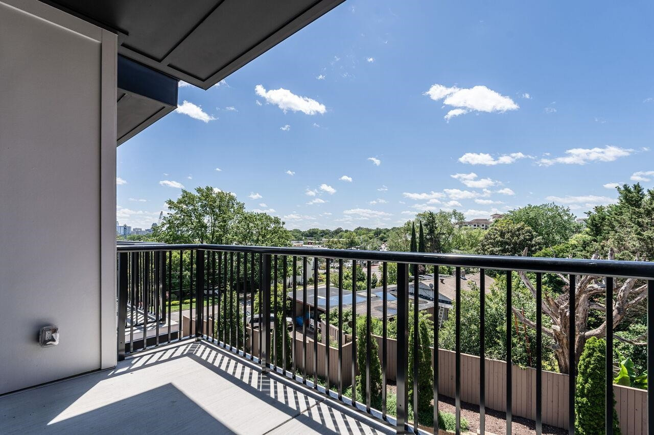 615 Daniels Street Unit: 318