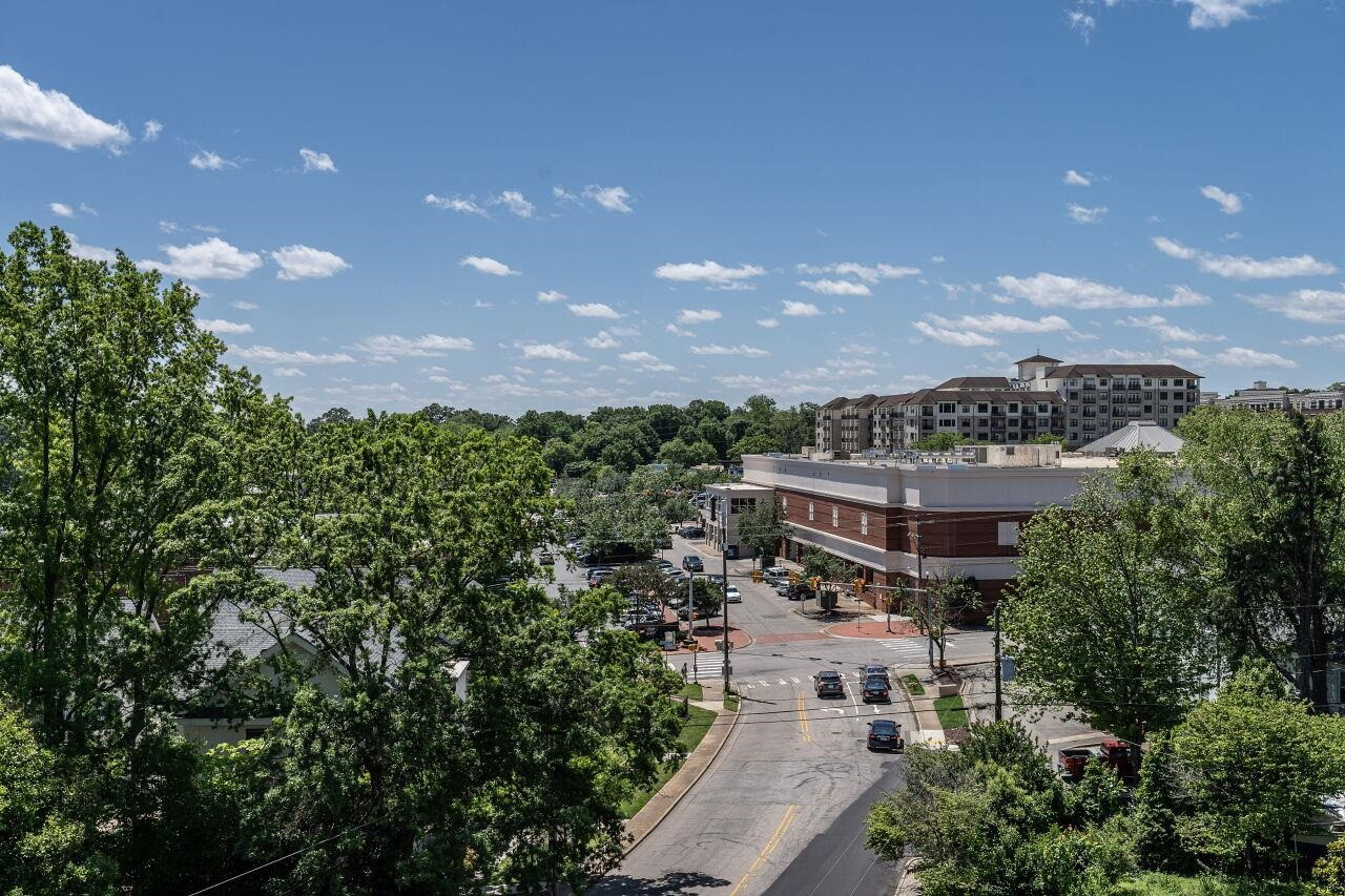 615 Daniels Street Unit: 318