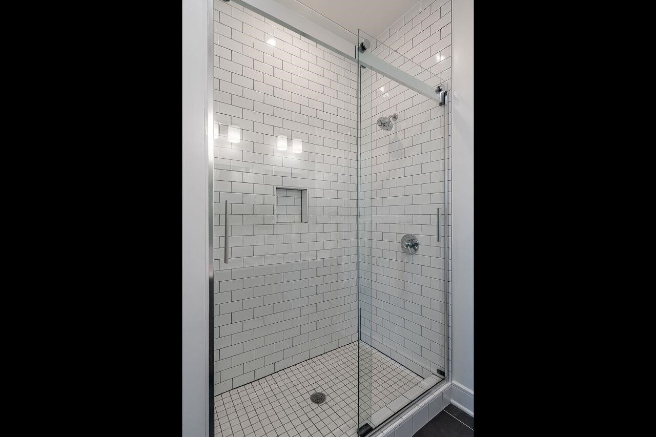 615 Daniels Street Unit: 318