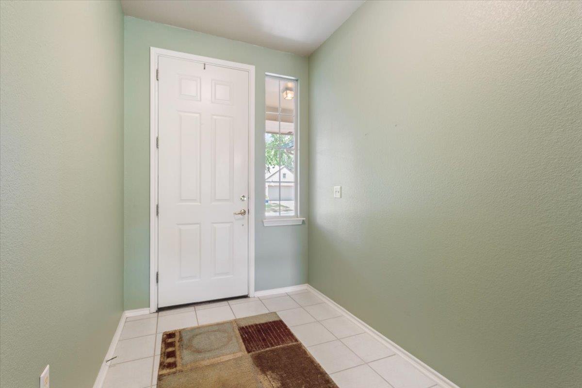 109 Yaupon LN