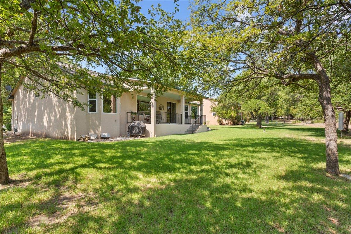 109 Yaupon LN