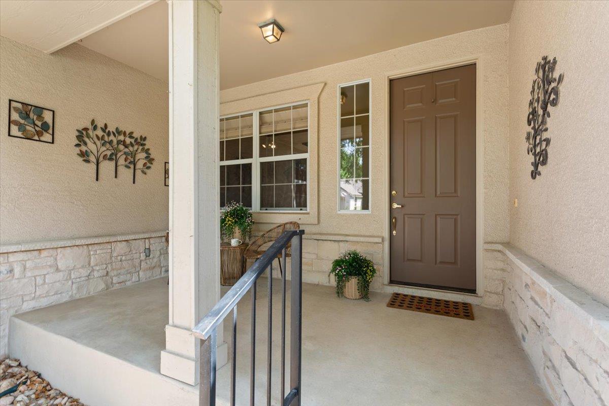 109 Yaupon LN