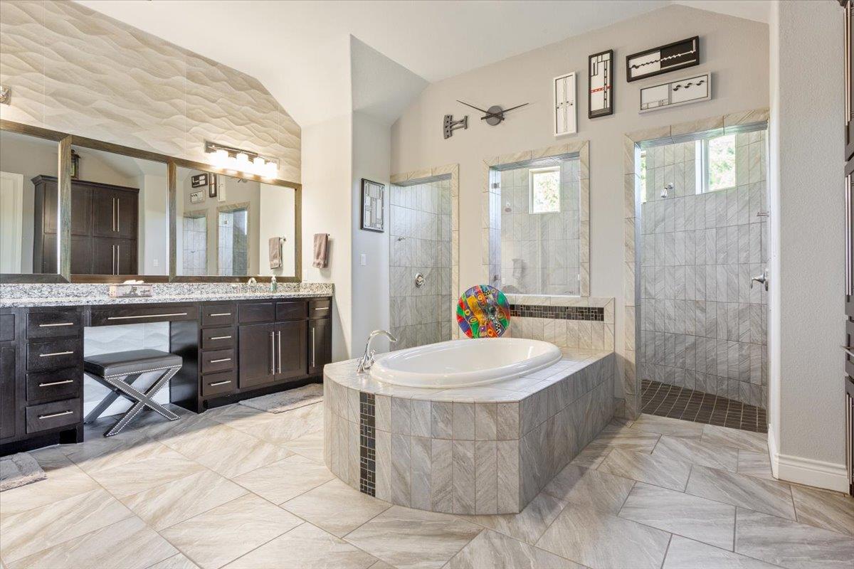 236 Standing Oak DR