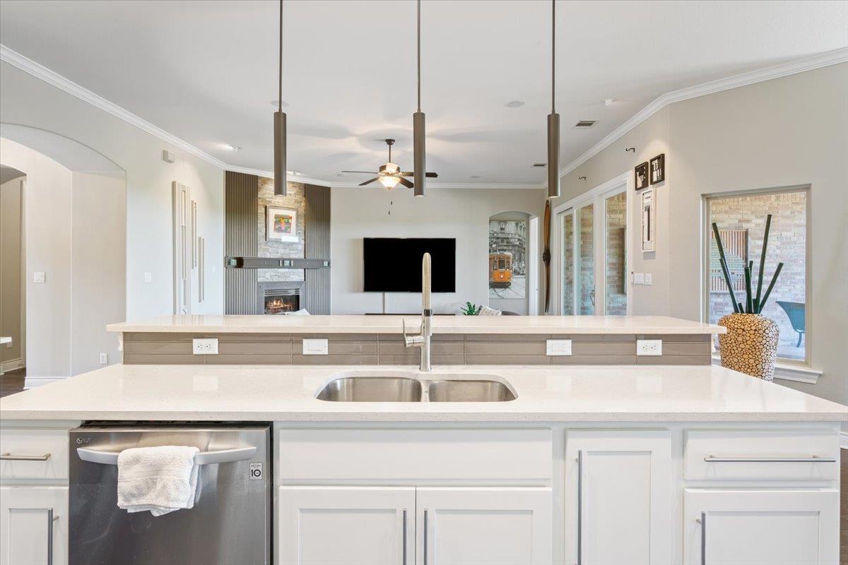 236 Standing Oak DR