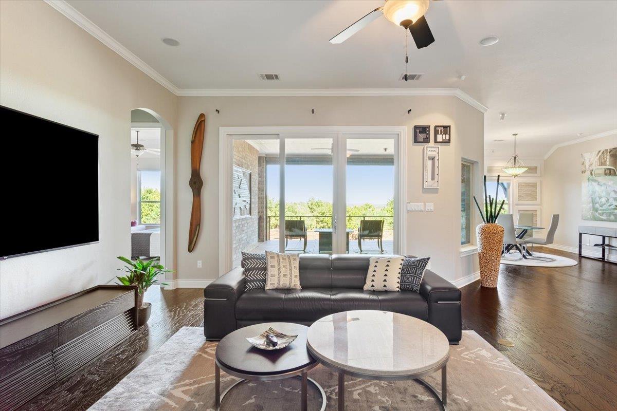 236 Standing Oak DR