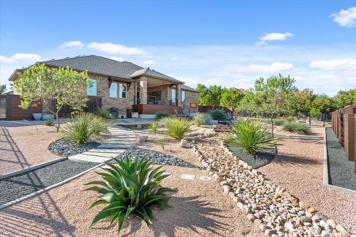 236 Standing Oak DR