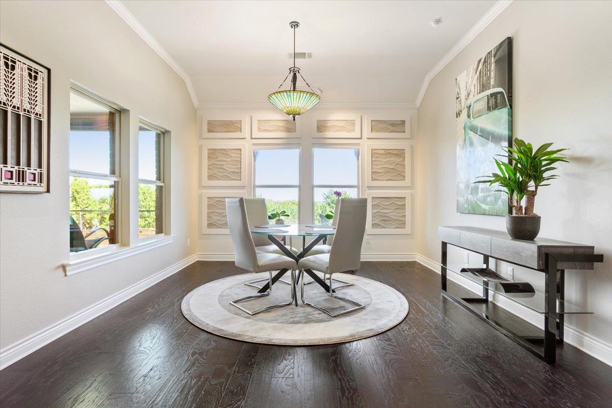 236 Standing Oak DR