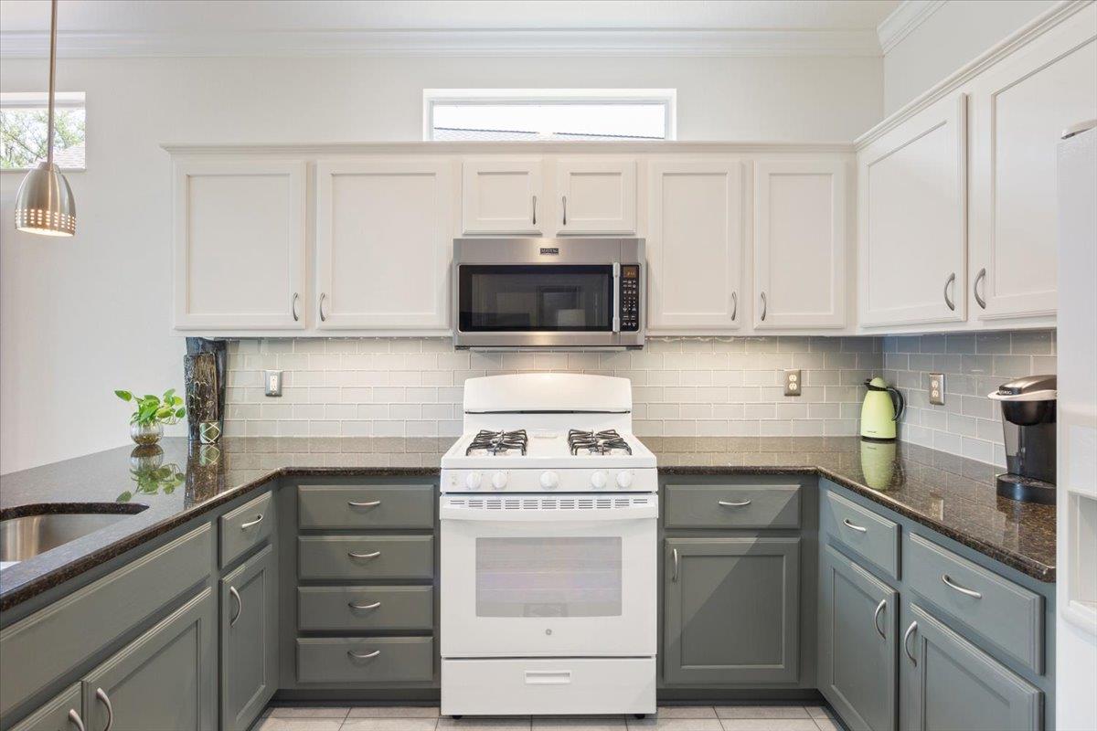 285 Whispering Wind DR