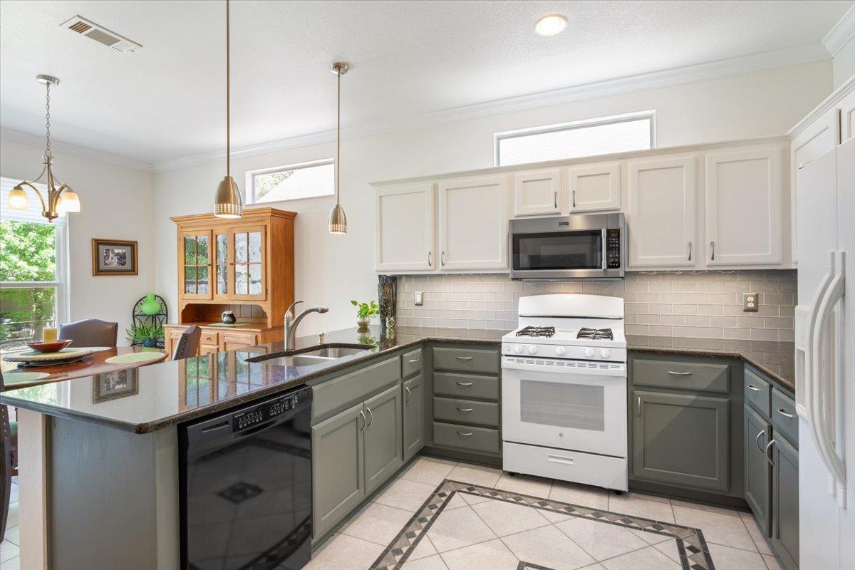 285 Whispering Wind DR