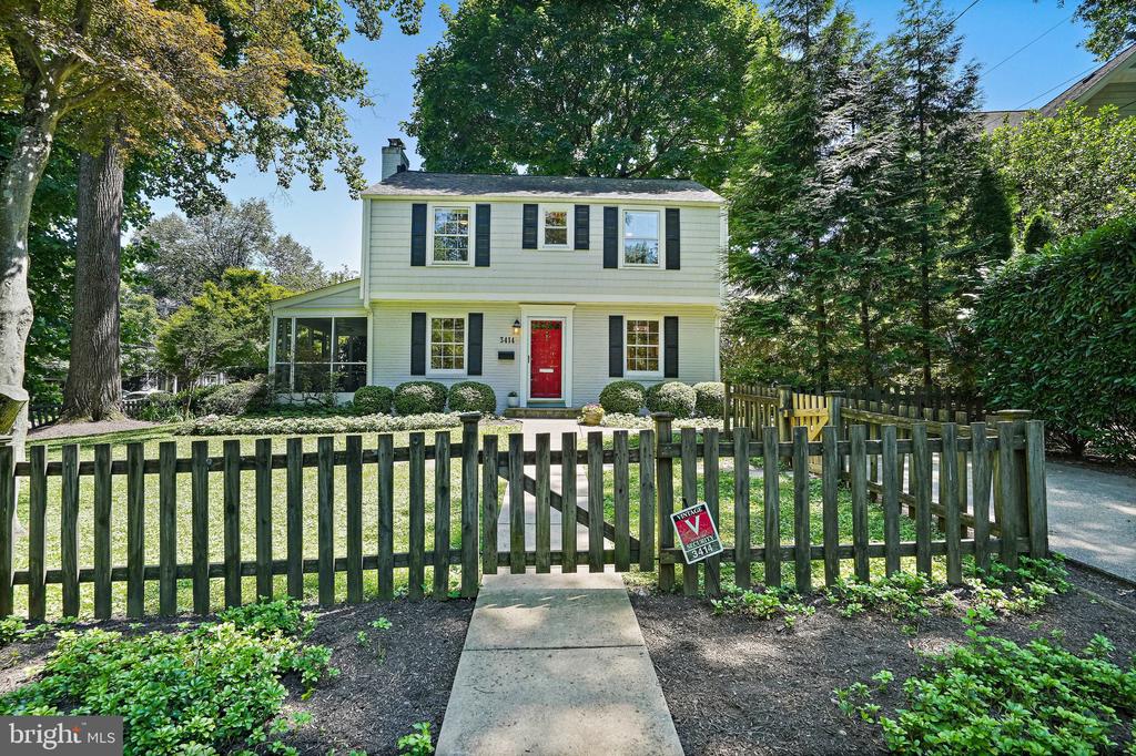 3414 THORNAPPLE STREET