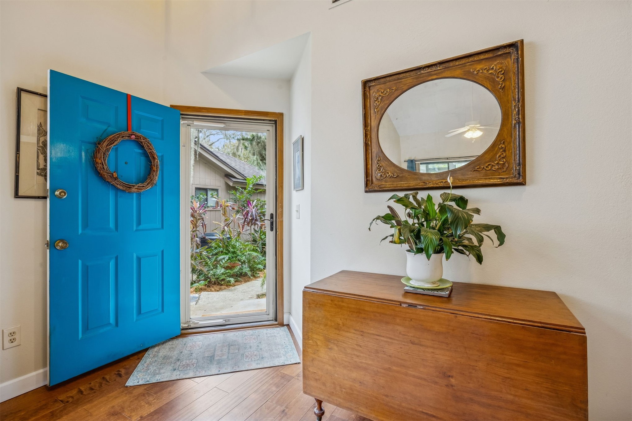 2027 W NATURES LANE