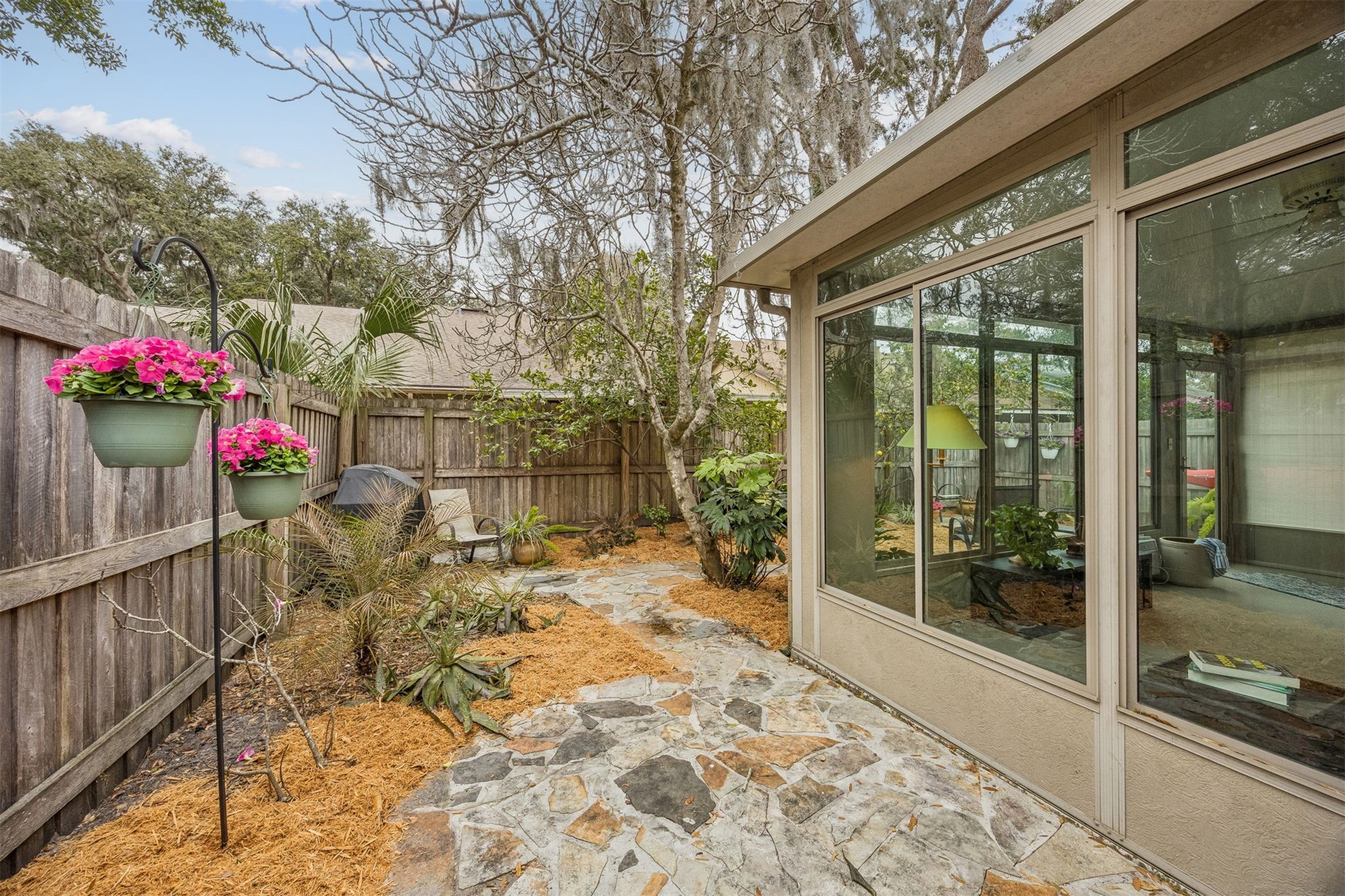 2027 W NATURES LANE