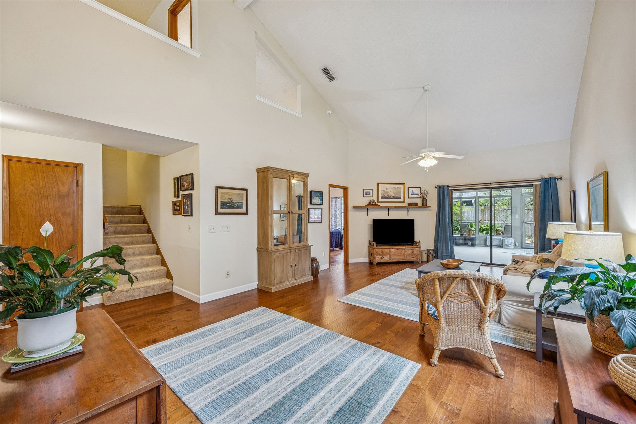 2027 W NATURES LANE