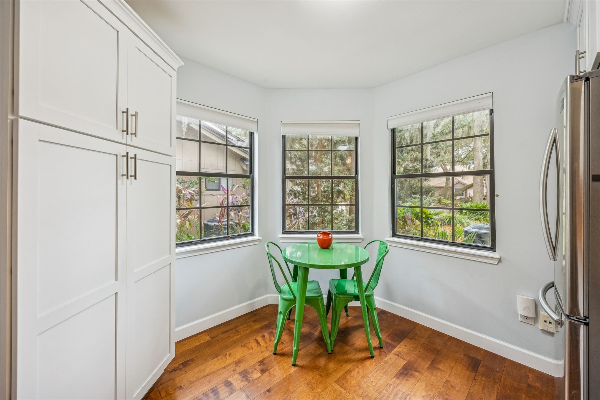 2027 W NATURES LANE