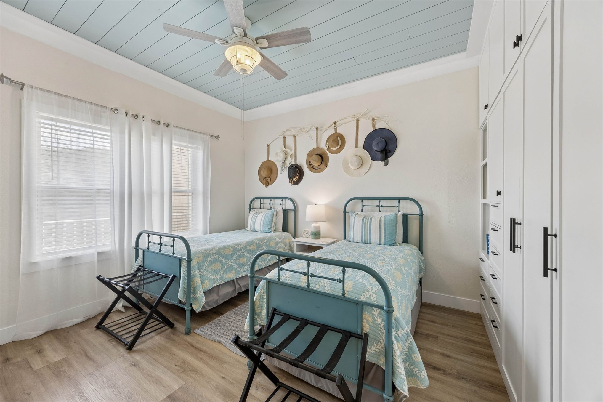 403 TARPON AVENUE 123