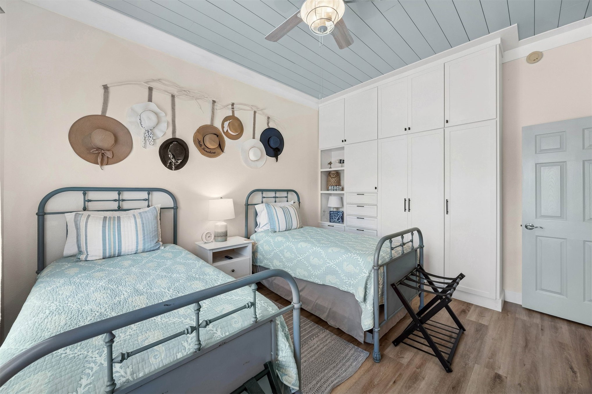 403 TARPON AVENUE 123