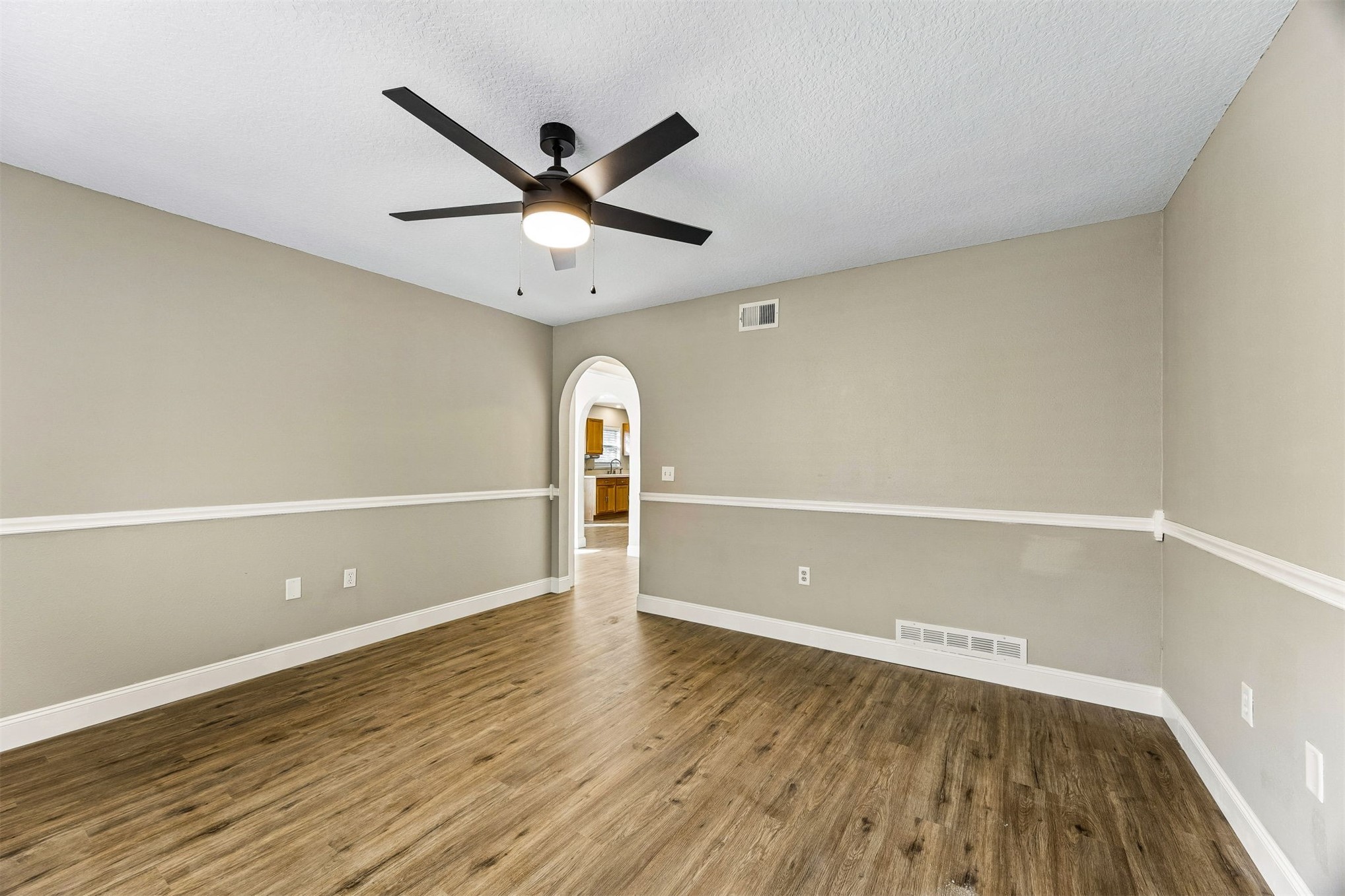 3338 HICKORY LEAF COURT