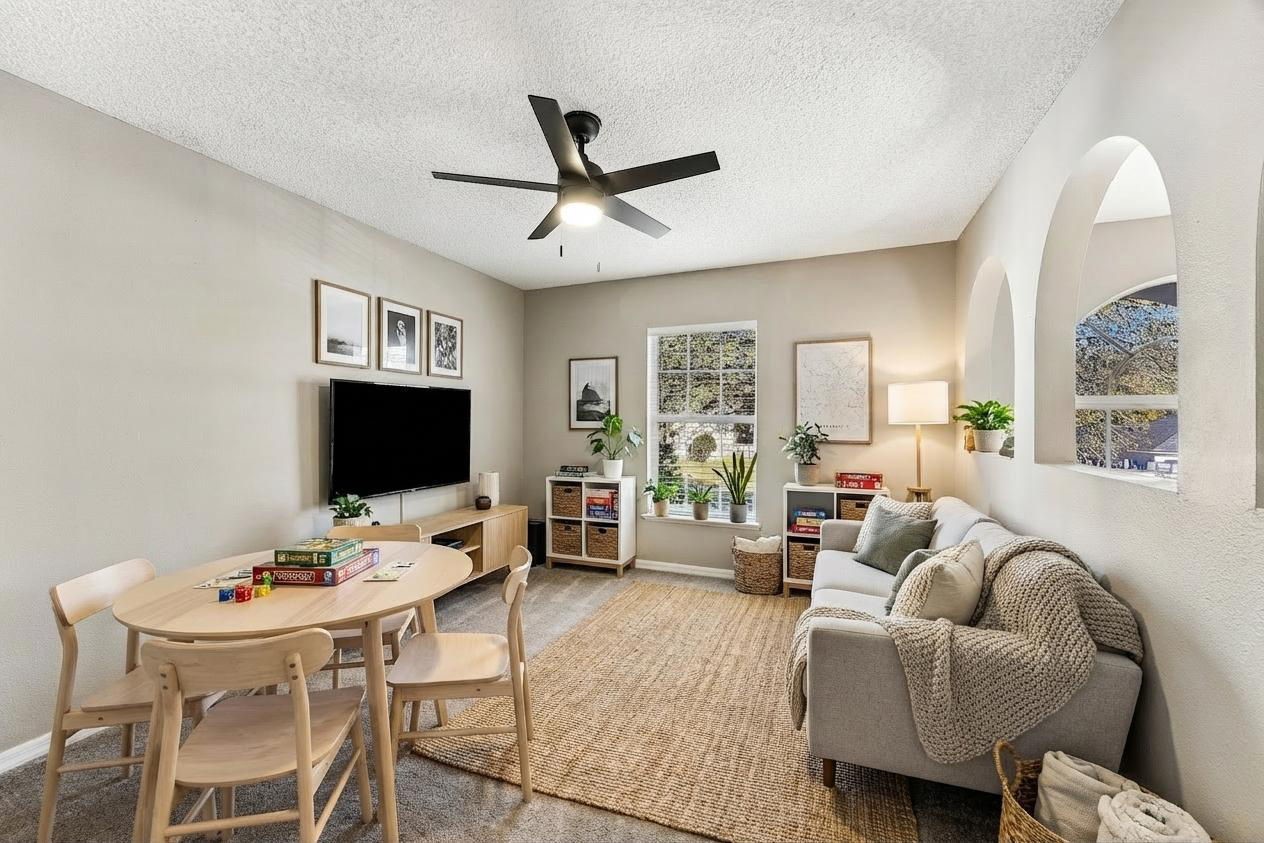 3338 HICKORY LEAF COURT