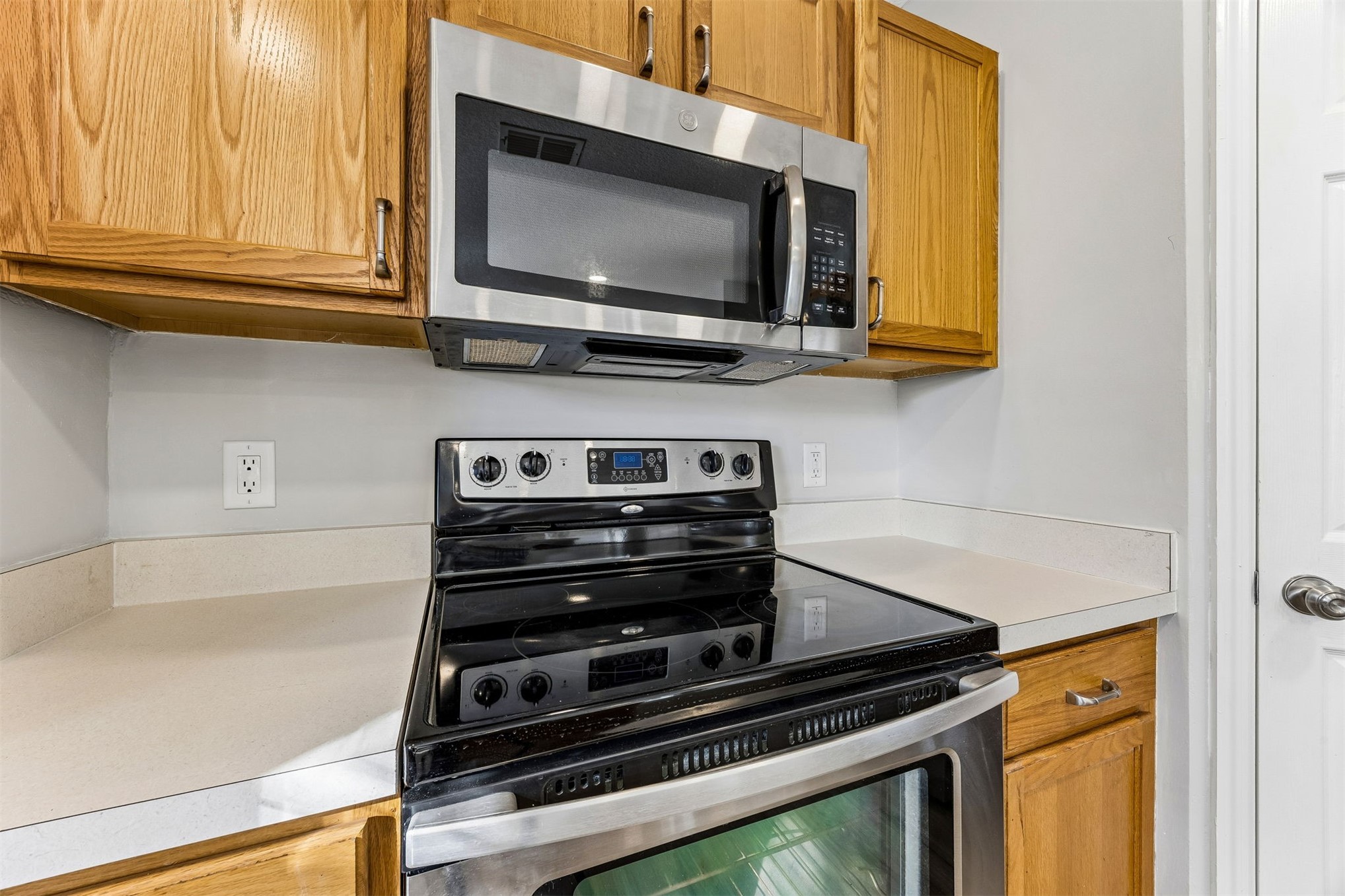 3338 HICKORY LEAF COURT