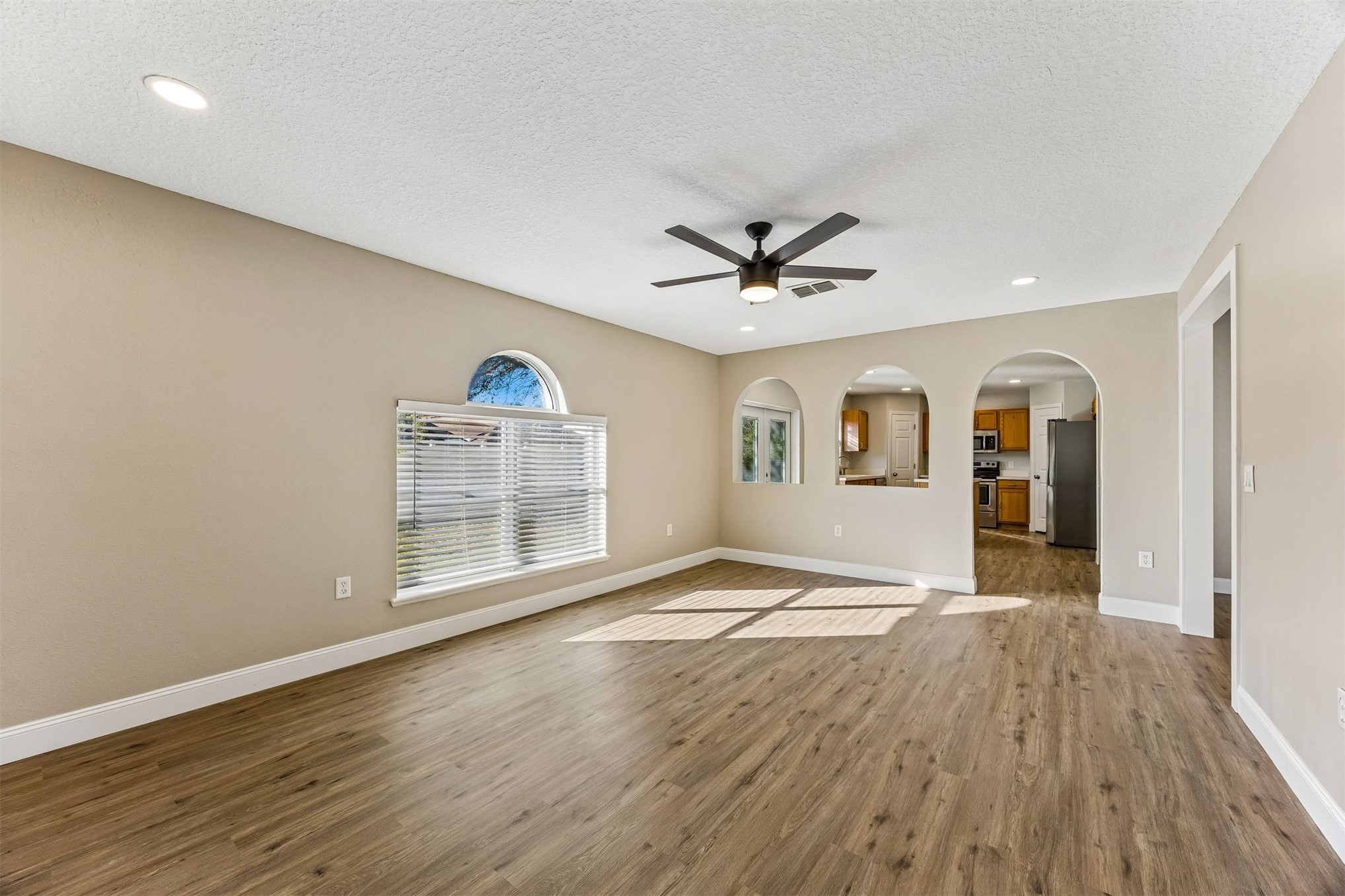 3338 HICKORY LEAF COURT