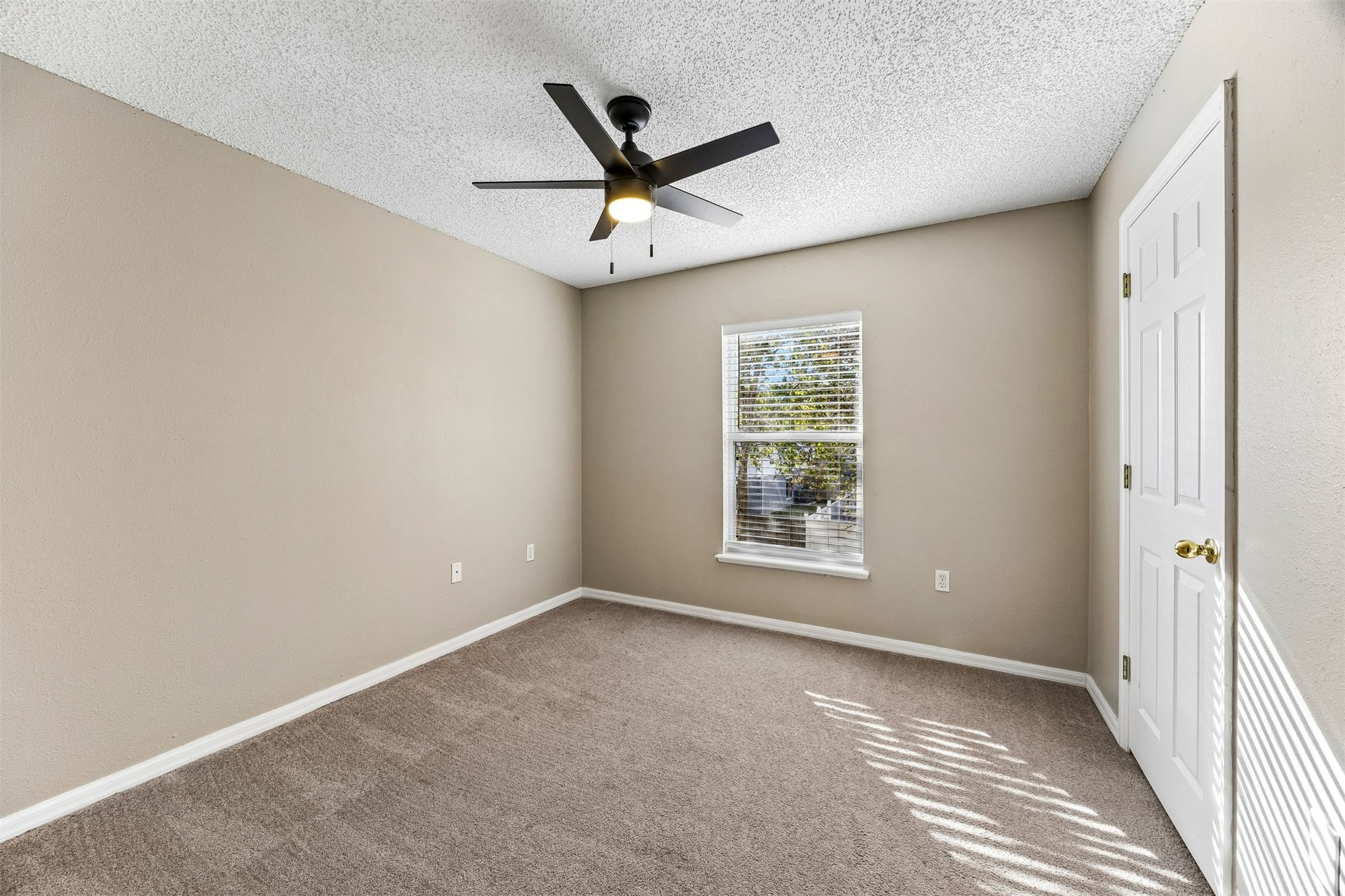 3338 HICKORY LEAF COURT