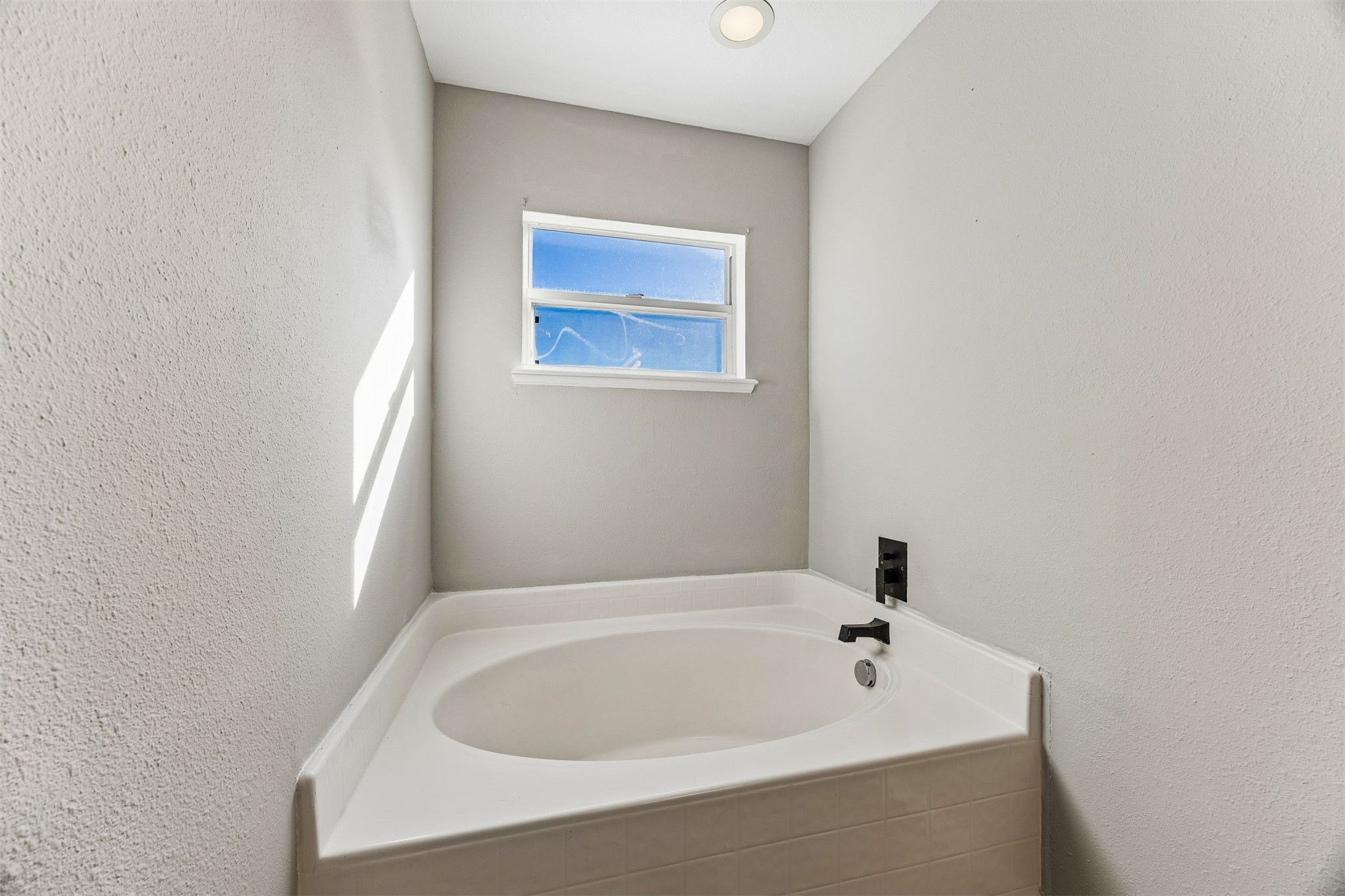 3338 HICKORY LEAF COURT