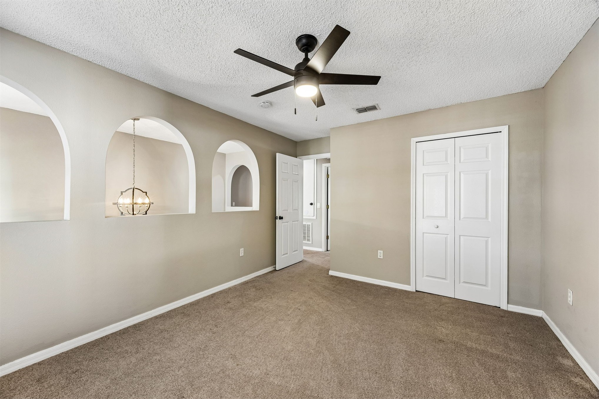 3338 HICKORY LEAF COURT