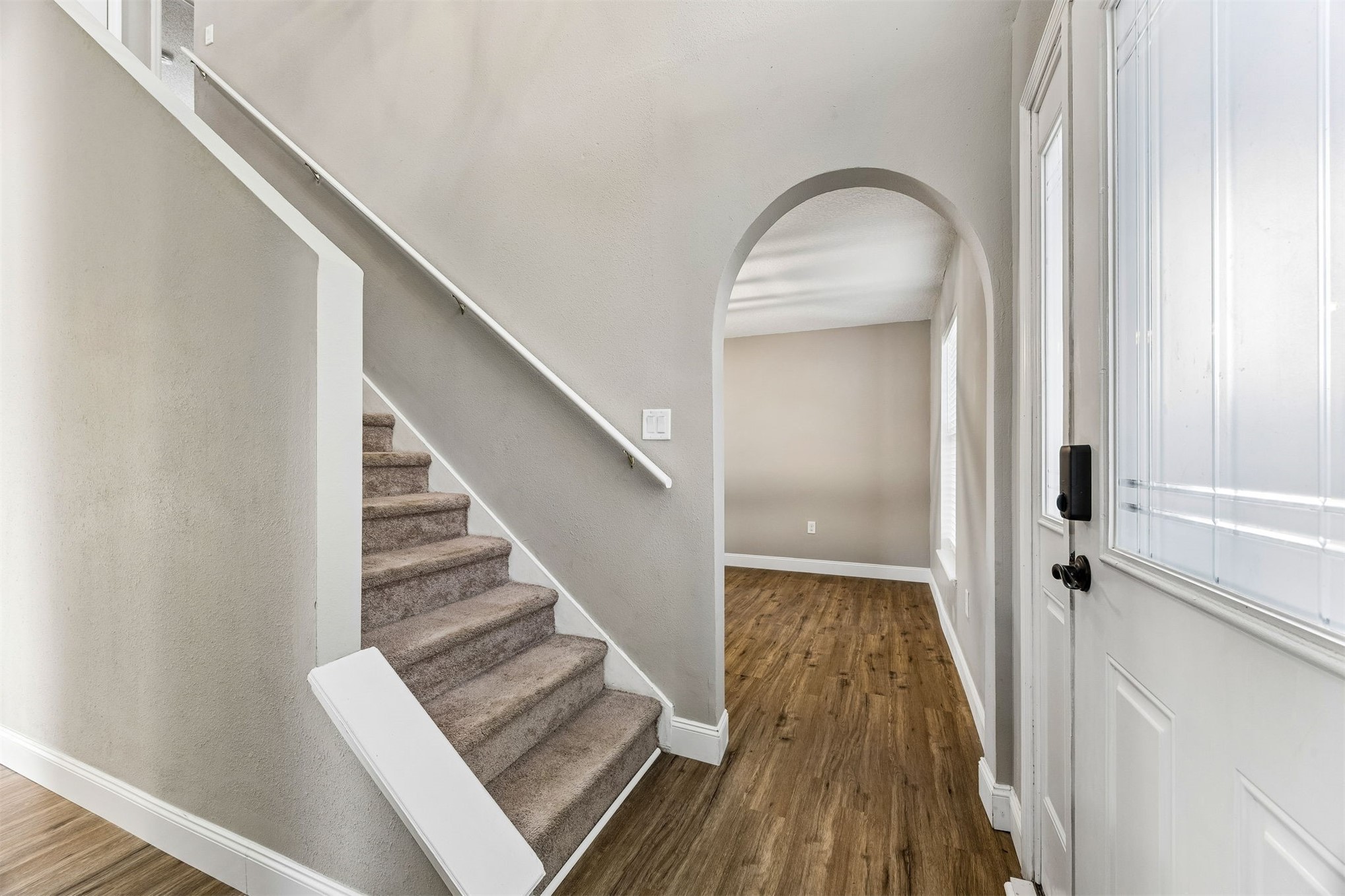 3338 HICKORY LEAF COURT