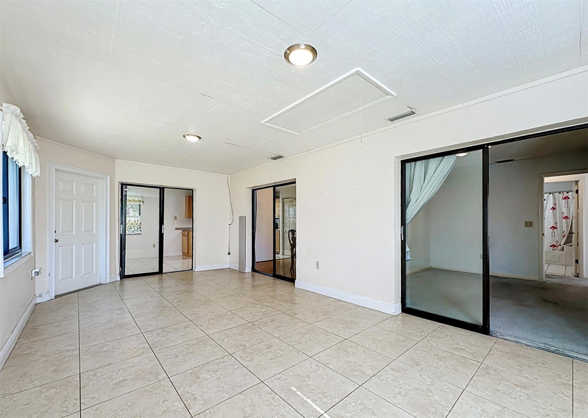 2 FERNDALE LANE