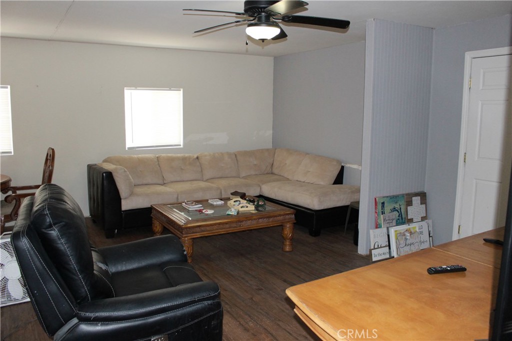 1895 W Devonshire Avenue 98