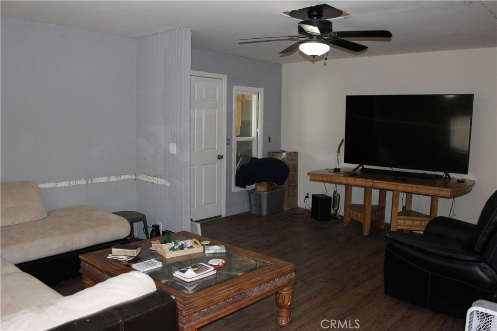 1895 W Devonshire Avenue 98