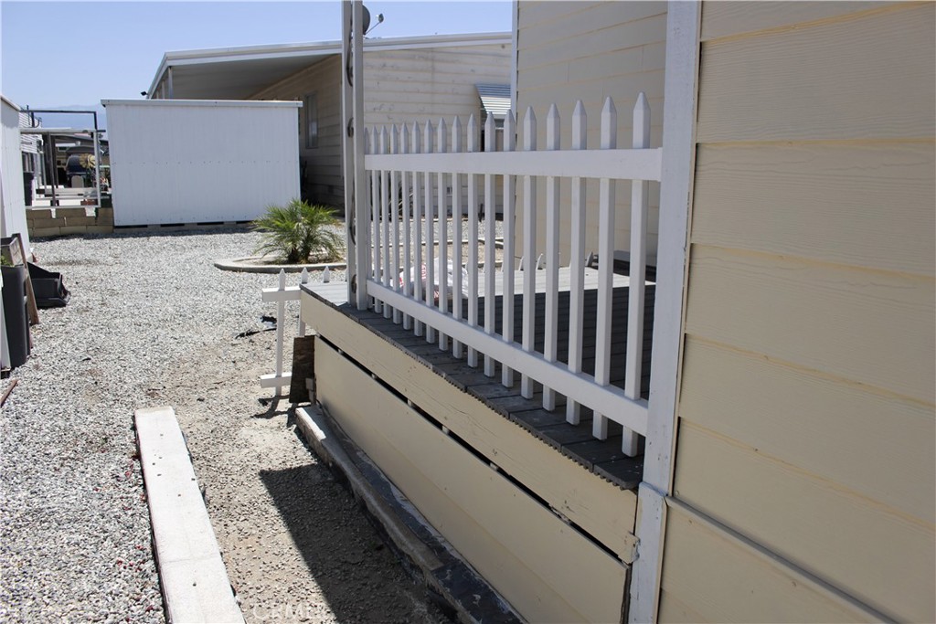 1895 W Devonshire Avenue 98