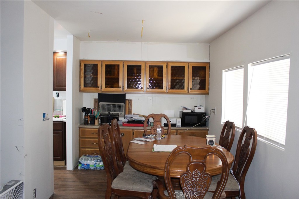 1895 W Devonshire Avenue 98