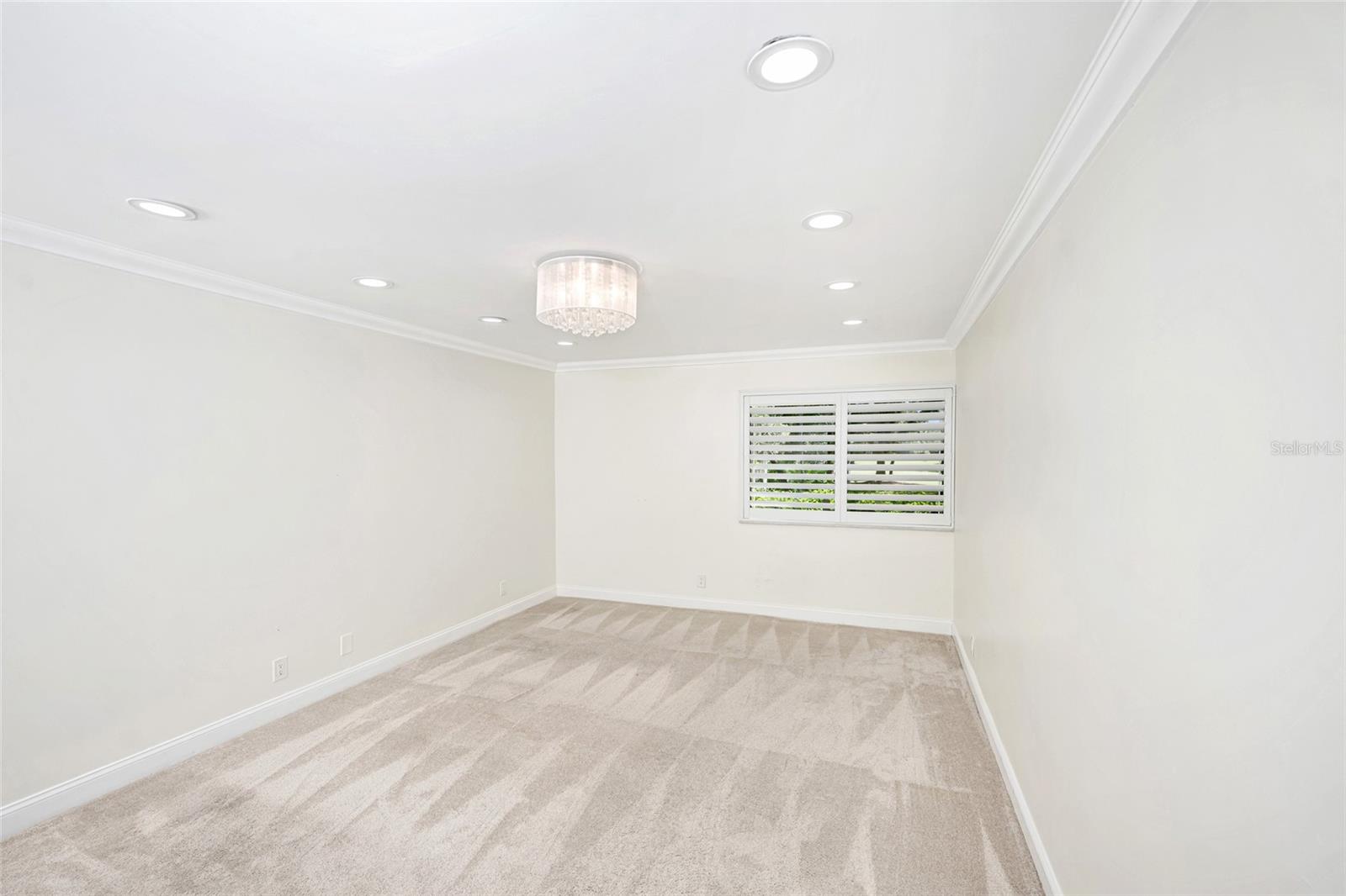 36750 US HIGHWAY 19 N #24-103