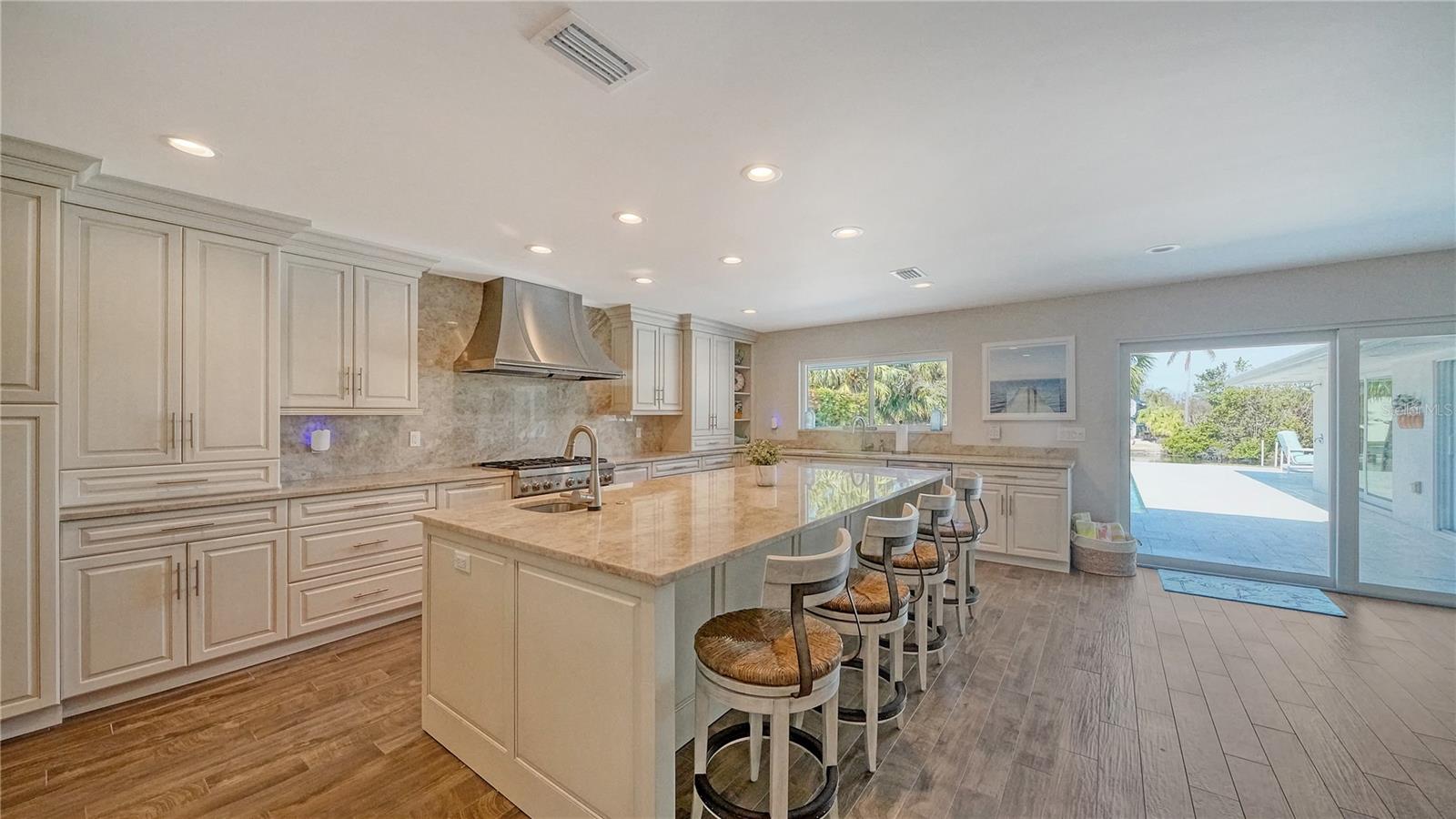 551 S POLK DR